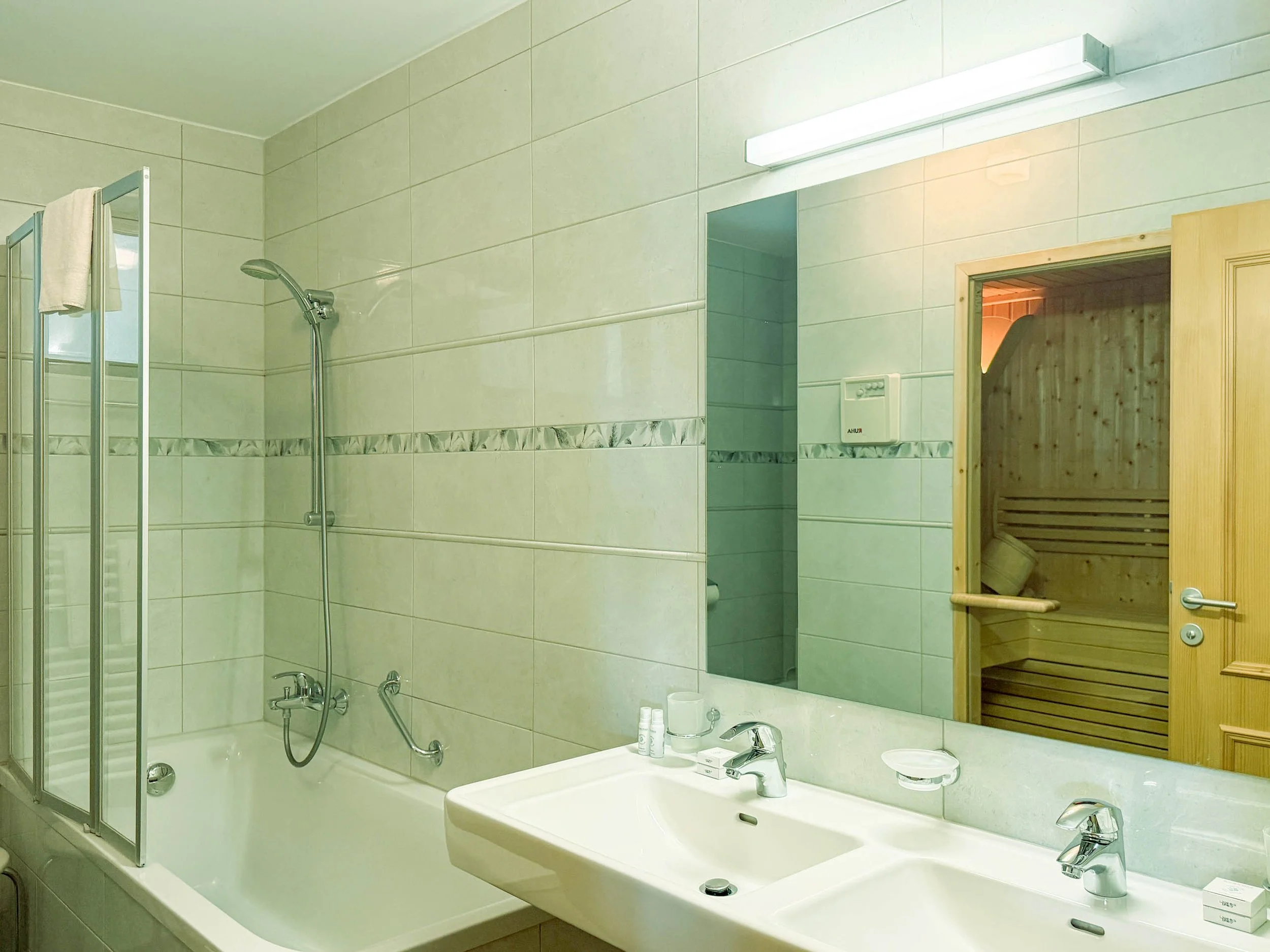 eder VIEW Apartment No 11 Bad 3.jpg