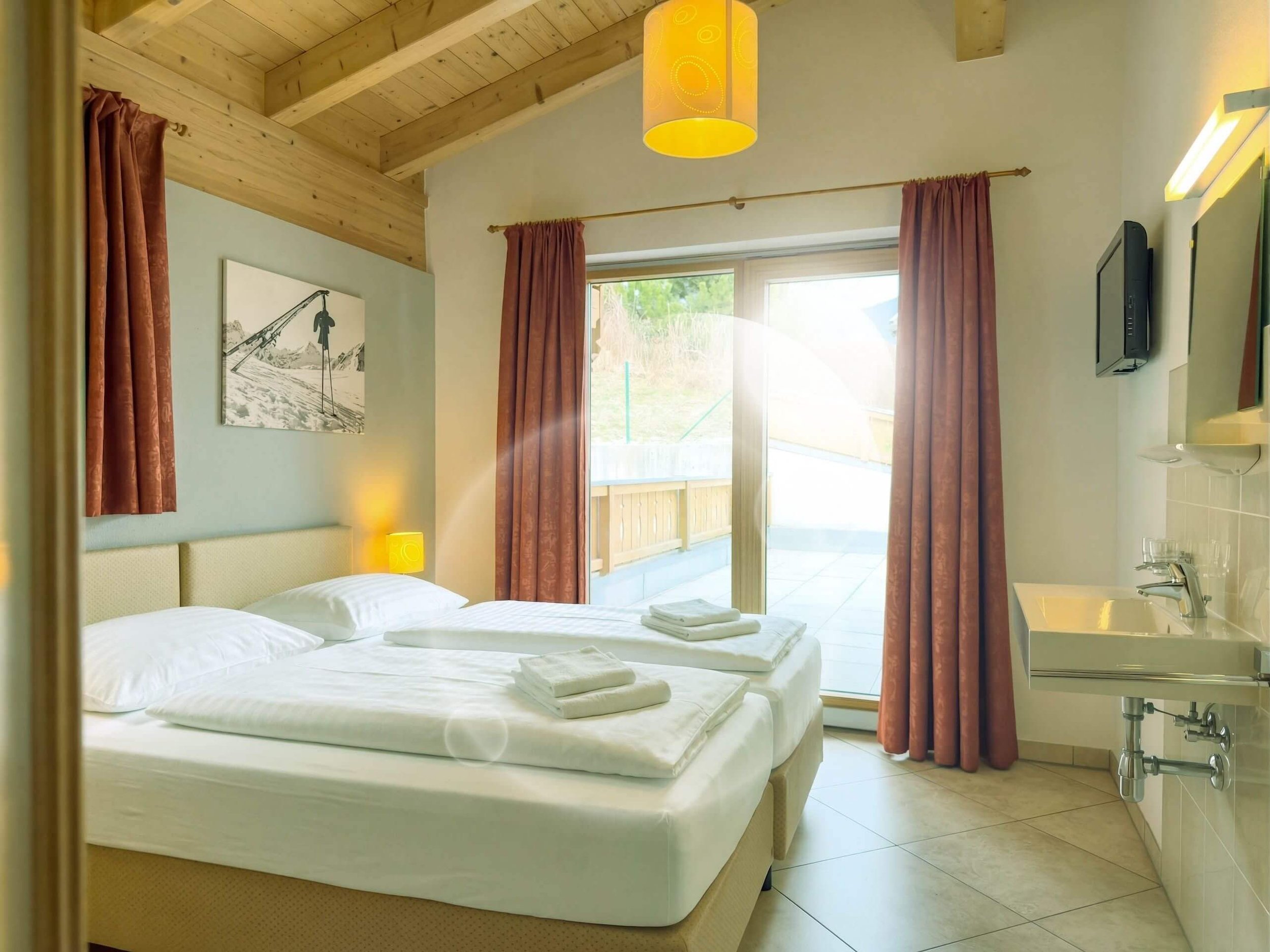 eder VIEW Apartment No 11 Zimmer 2.jpg