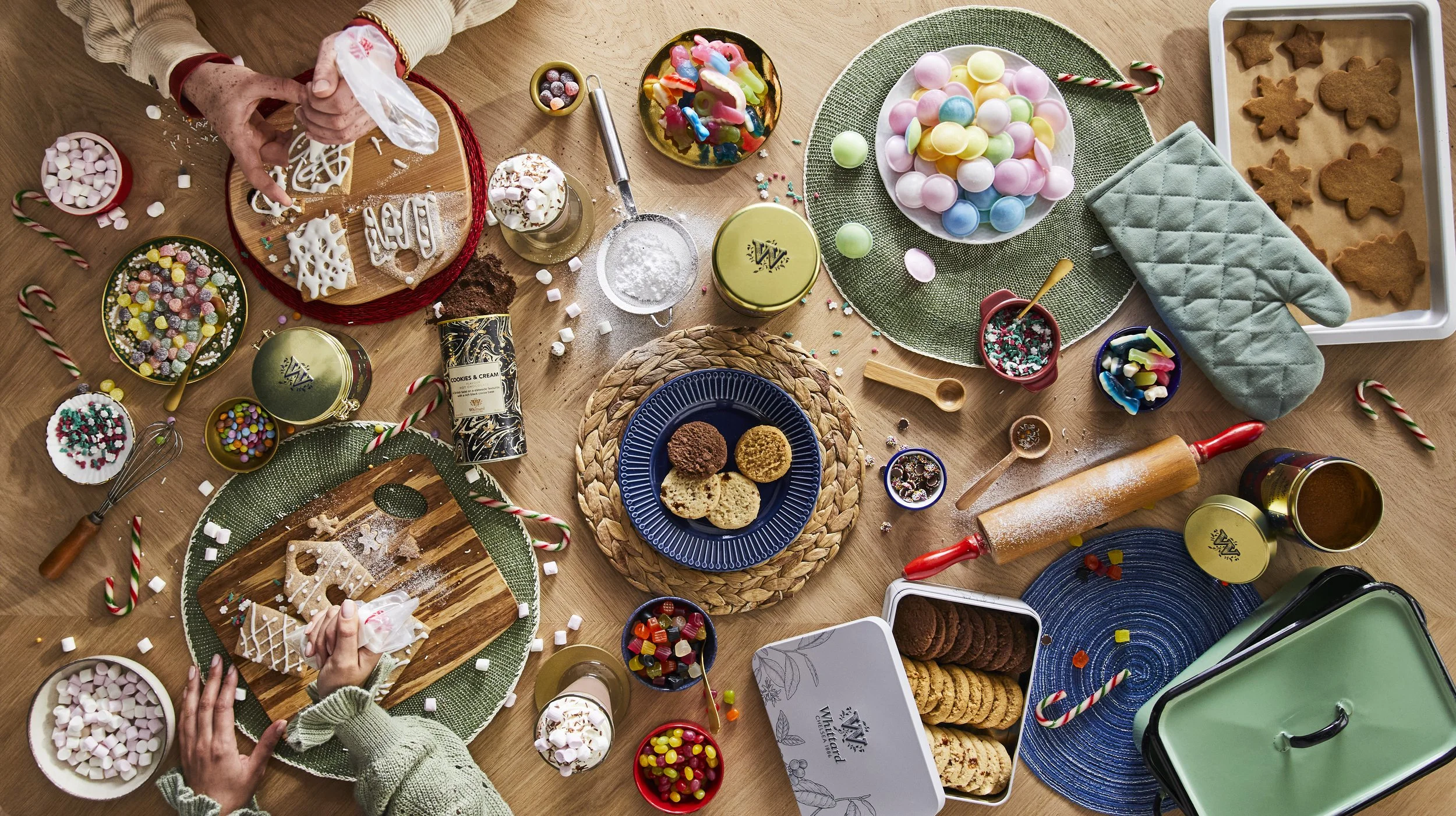 WT0001 Whittard Christmas_Decorating Gingerbread House.jpg