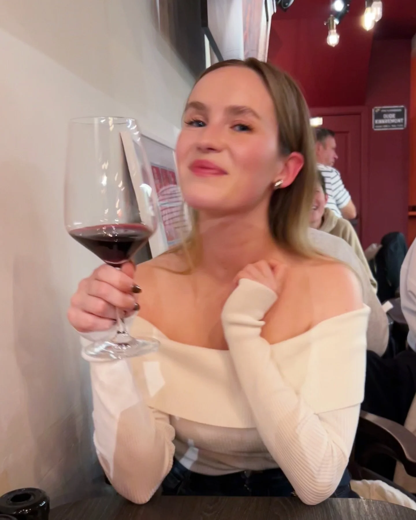 1 girl, 10 obsessions 🤍

1. Wine, food and good company
2. Girl trips
3. Spa days to reset
4. Cuddling up with the kitties
5. Boat trips and taking a dive straight from the boat
6. Baking cookies and the smell of it filling our home
7. A new set of 