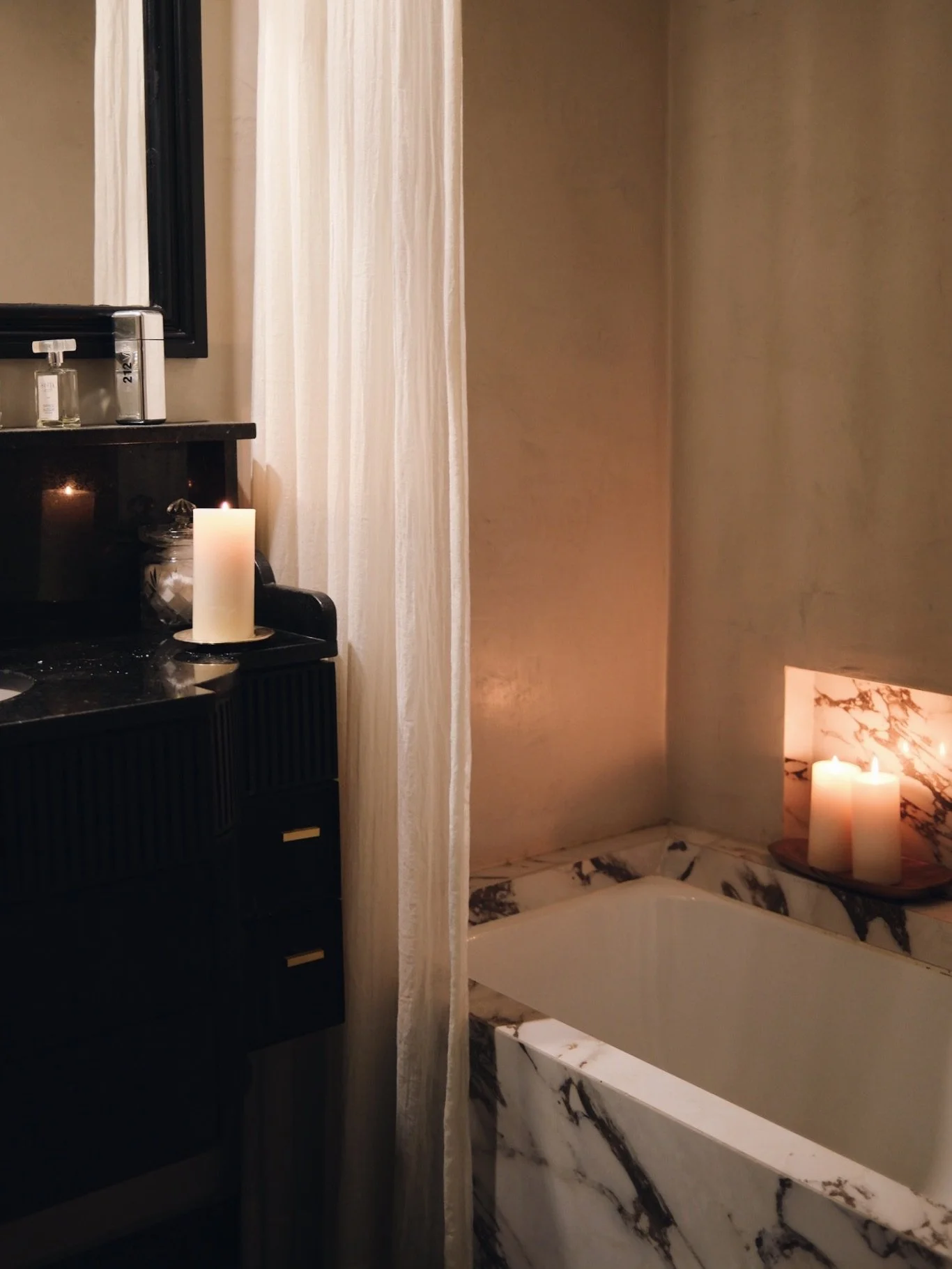 VEAN HASTA EL FINAL Y VER&Aacute;N COMO EMPEZ&Oacute; TODO.

Un petit ba&ntilde;o de encanto.

En este ba&ntilde;o quer&iacute;amos lograr lo siguiente:
&bull; Lograr la mayor luminosidad posible ya que este ba&ntilde;o no ten&iacute;a ventanas
&bull