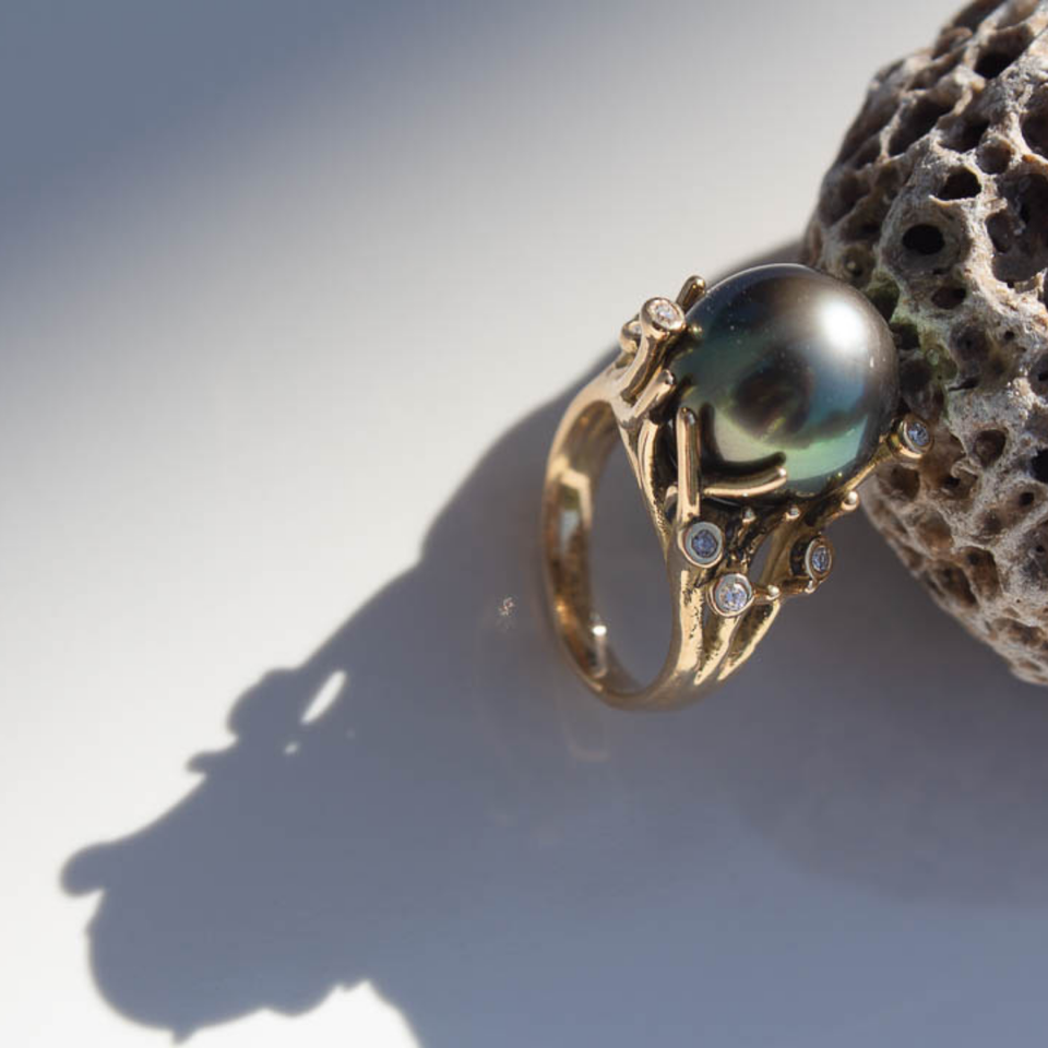 Bague or jaune perle de Tahiti et diamants création artisanale Valbonne