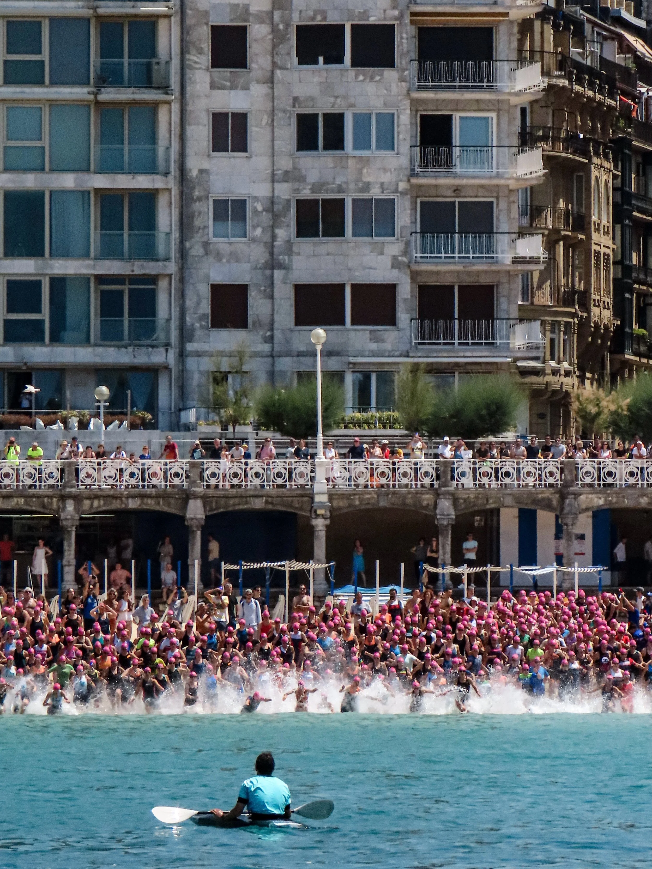 Este fin de semana hemos estado cubriendo el @emakumetri y el @triatlononditz en Donostia, dando apoyo desde el agua con tres motos de agua y una embarcaci&oacute;n.

Ha sido un fin de semana intenso, pero estamos muy satisfechos con el trabajo reali