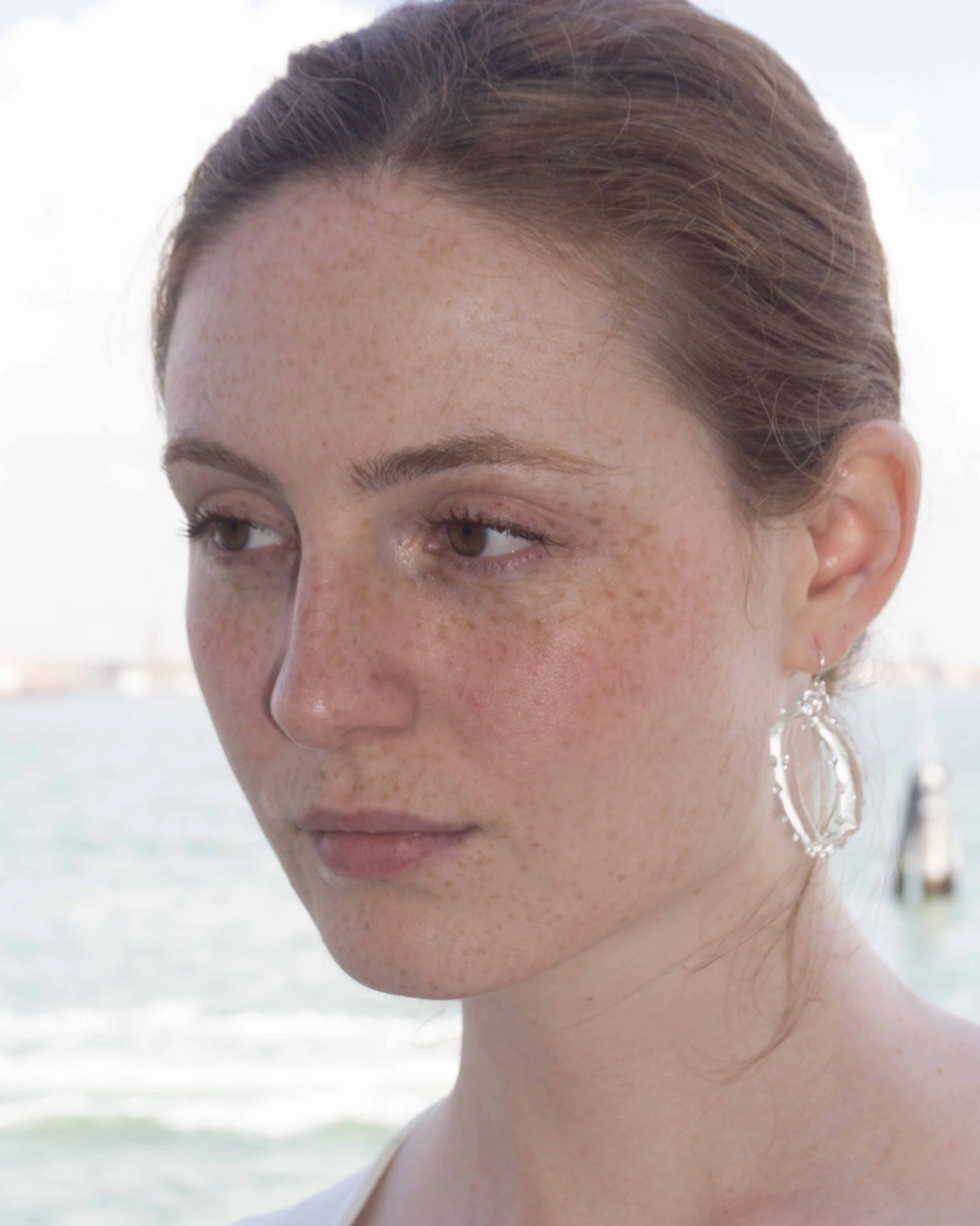 E020-Clear_Echo_Handmade_Murano-Glass-Silver-Hook_Hoop-earrings_model-full.jpg
