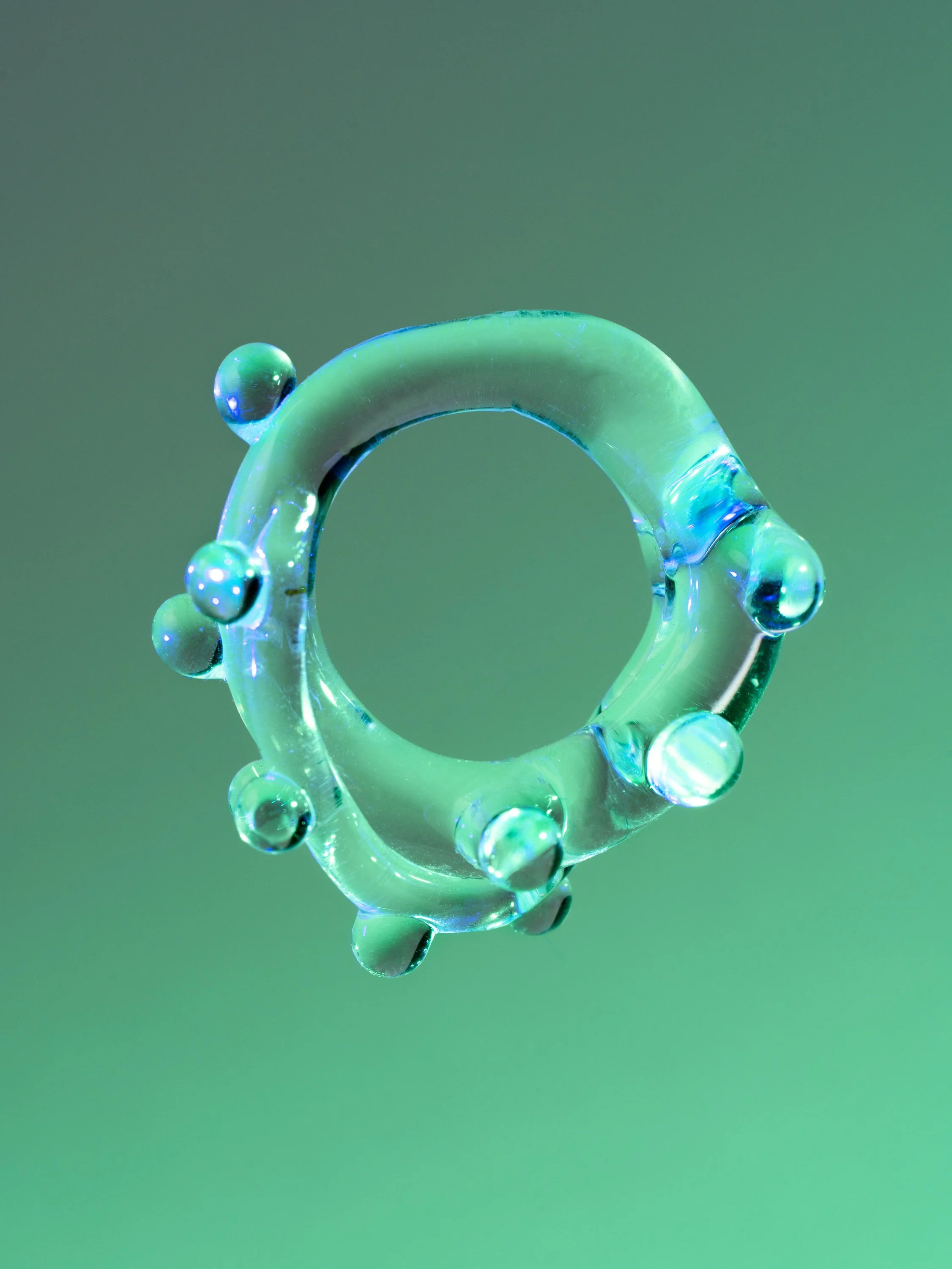 R004-Clear_Cry_Handmade_Murano-Glass_Everyday-ring_Editorial.jpg