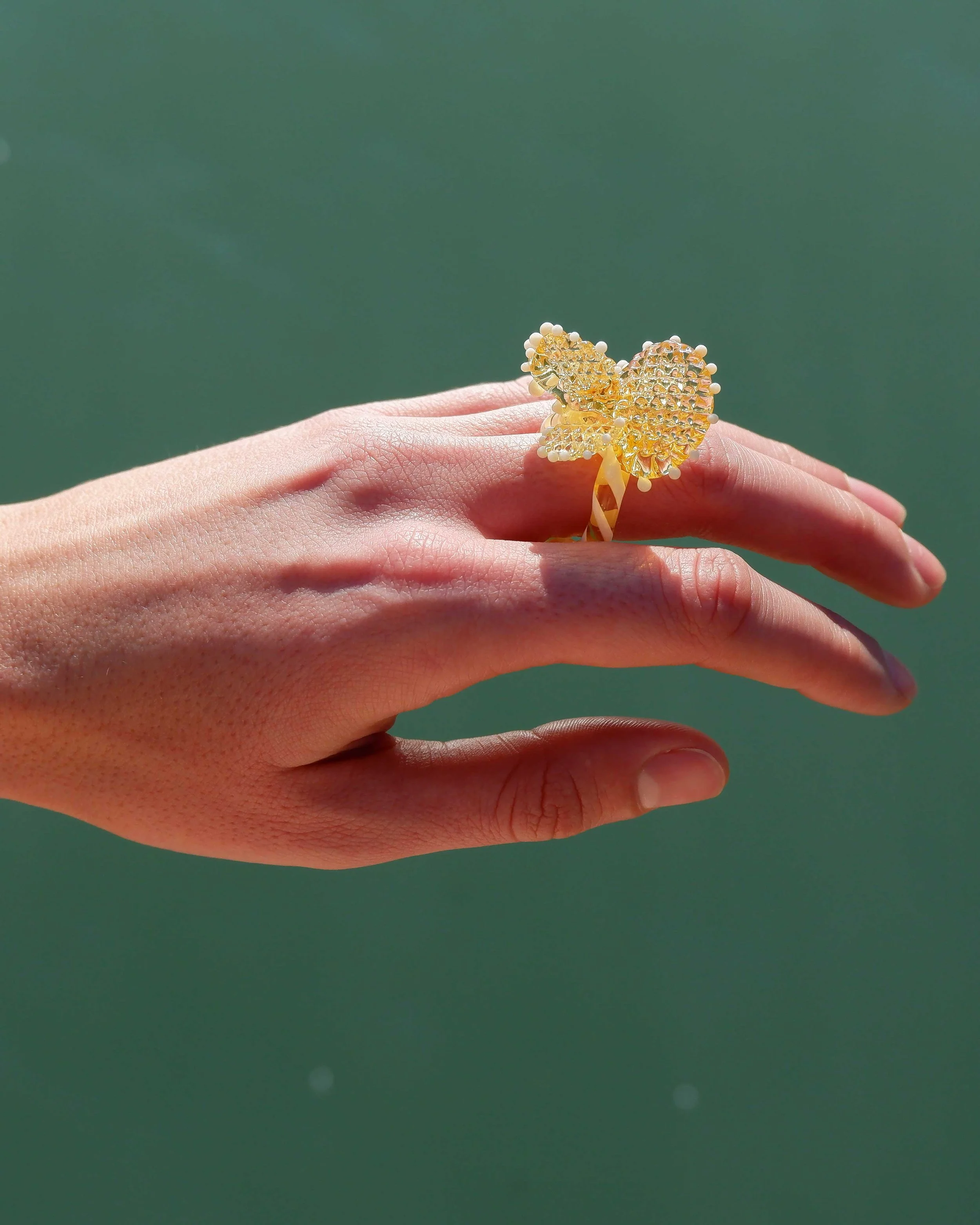 R043-AmberIvoryMulti_Fly_Handmade_Murano-Glass_Statement-ring_model-full.jpg