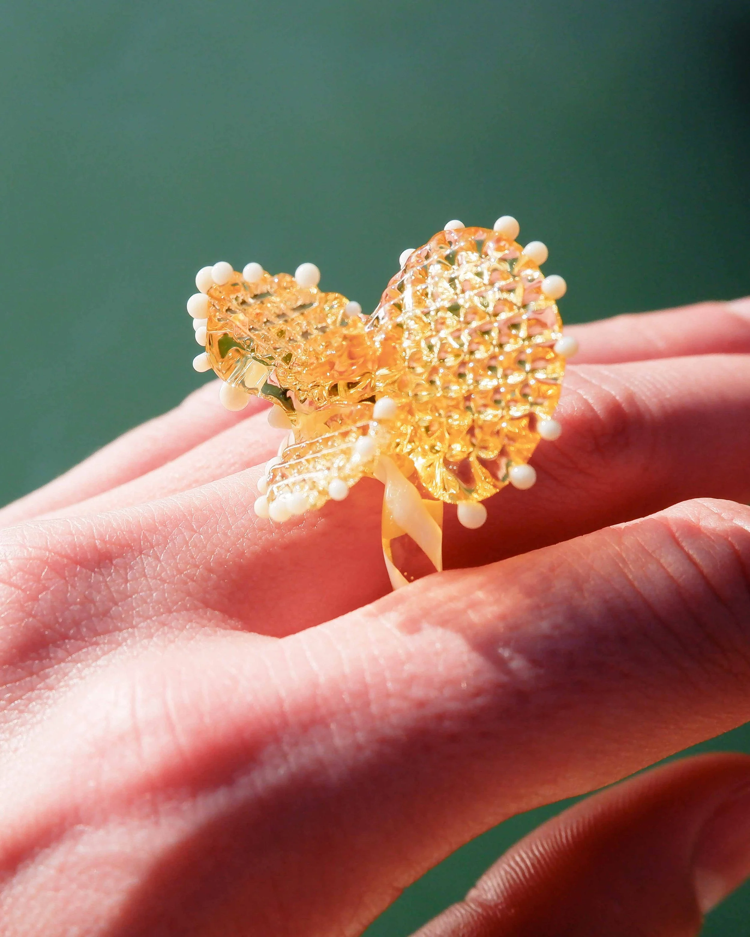 R043-AmberIvoryMulti_Fly_Handmade_Murano-Glass_Statement-ring_model-detail.jpg