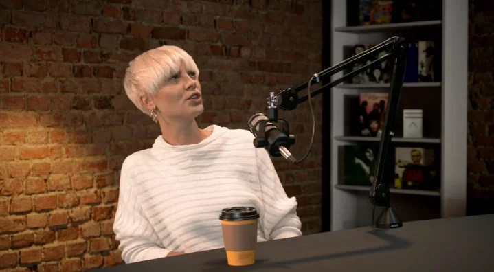 podcast setup with virtual background from unreal engine