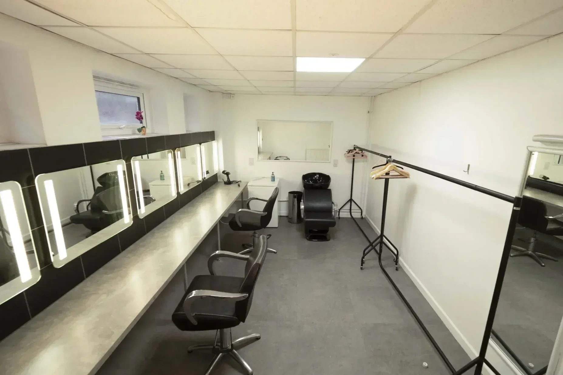 studio 1 dressing room with makeup mirrors