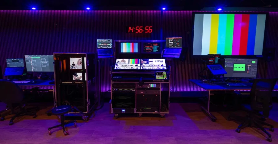 Multicamera gallery with PPU system and multiple monitors installed at vectar project