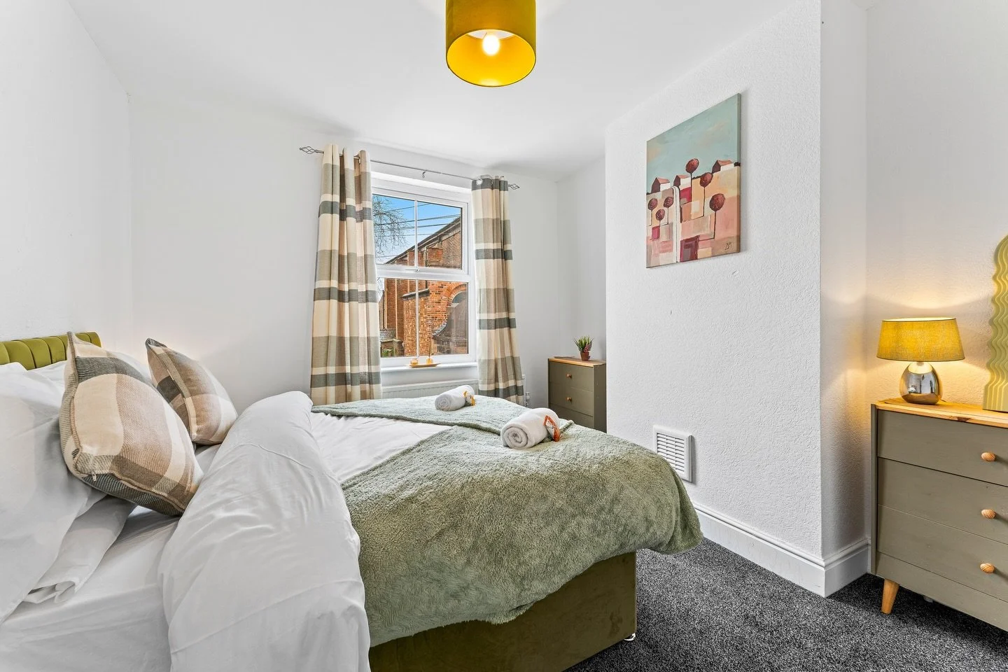 Your listing has seconds to stand out. Make them count. 📸🏡

Professional Airbnb photography, video, strategy &amp; staging
✔ Nationwide coverage
✔ 48hr delivery
✔ Optimised to maximise clicks &amp; bookings

Start 2026 right &mdash; book in now 💯
