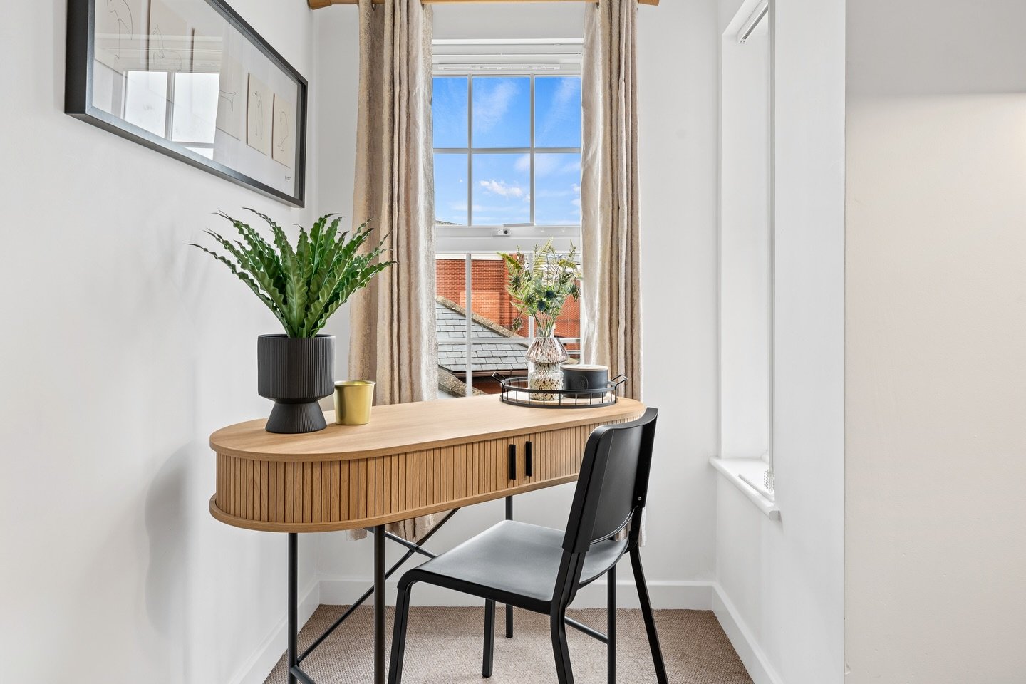 Presentation changes performance.

Professional Airbnb photography, video, strategy &amp; staging
✔ Nationwide coverage
✔ 48hr delivery
✔ Optimised to maximise clicks &amp; bookings

Start 2026 right &mdash; book in now 💯
📲 07388369005
Let&rsquo;s 