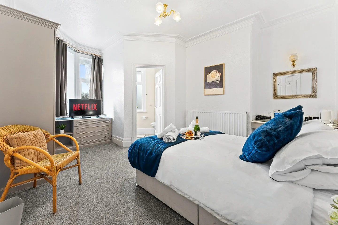 Great properties don&rsquo;t book themselves. Great marketing does. It starts with your online shop window 📸

Professional Airbnb photography, video, strategy &amp; staging
✔ Nationwide coverage
✔ 48hr delivery
✔ Optimised to maximise clicks &amp; b