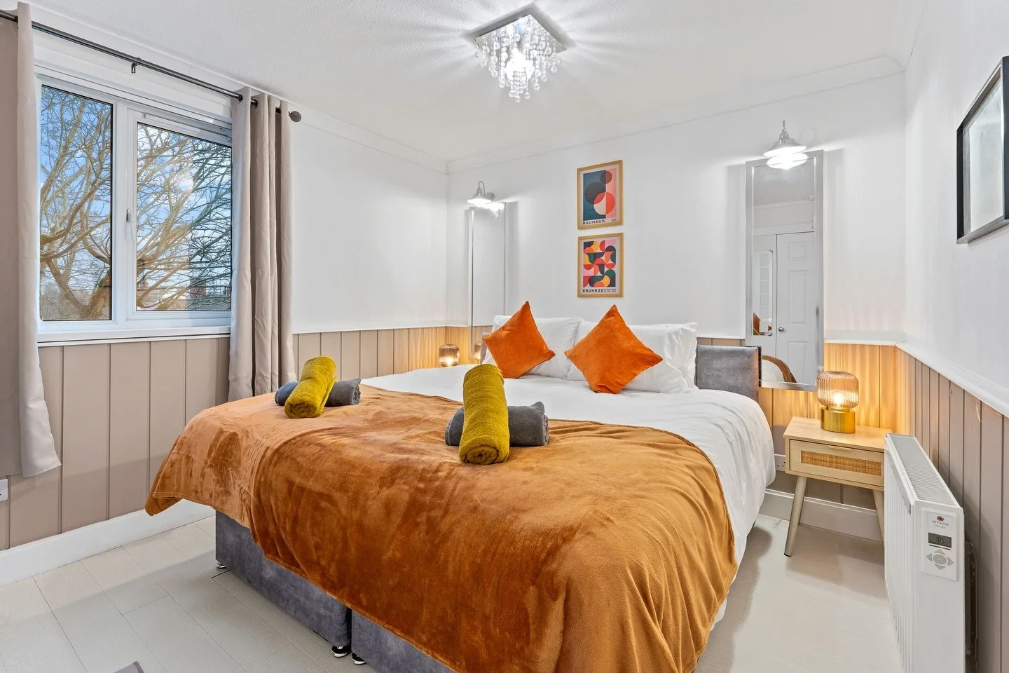 Great properties don&rsquo;t book themselves. Great marketing does. It starts with your online shop window 📸

Professional Airbnb photography, video, strategy &amp; staging
✔ Nationwide coverage
✔ 48hr delivery
✔ Optimised to maximise clicks &amp; b