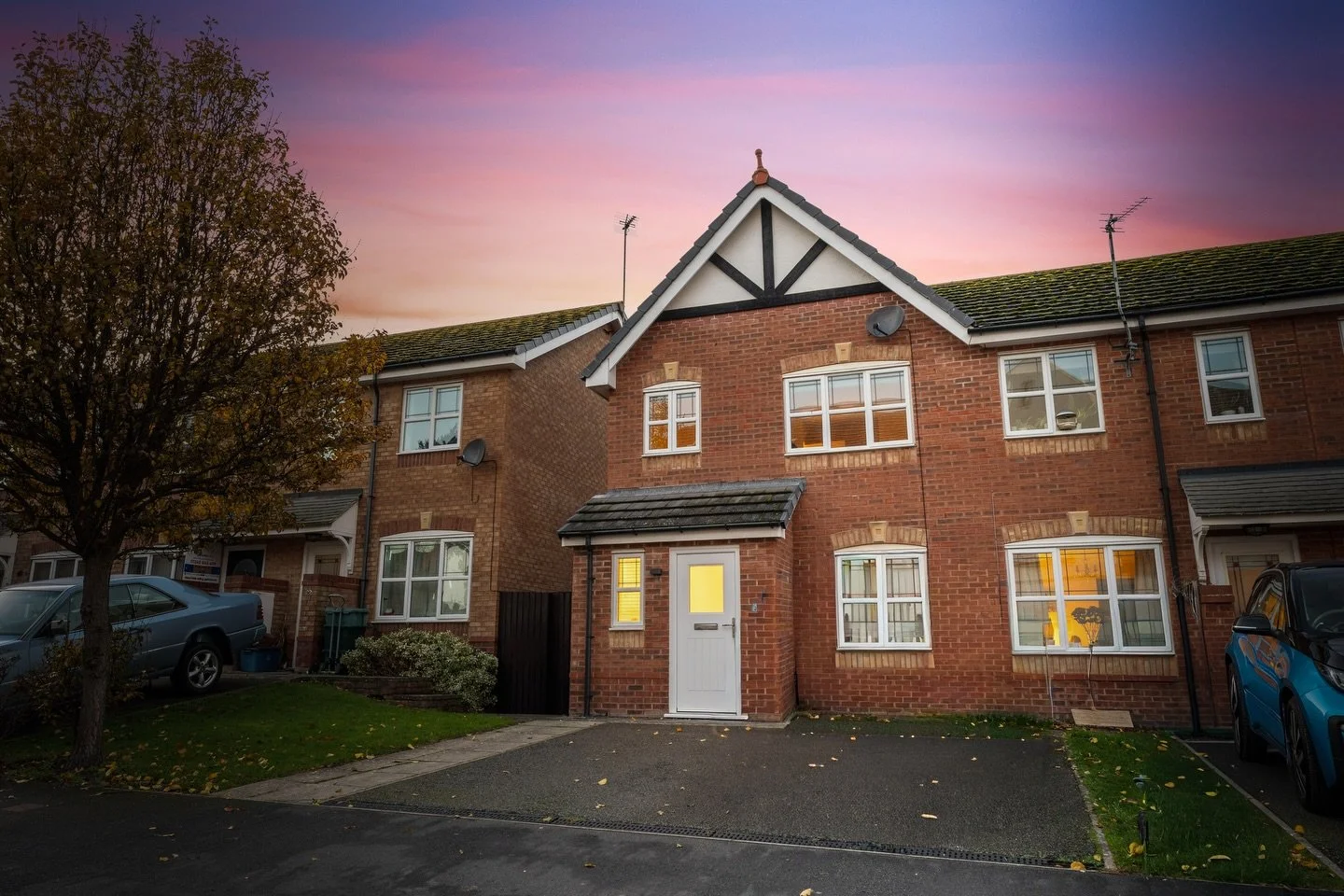 Your listing has seconds to stand out. Make them count. 📸🏡

Professional Airbnb &amp; property photography, video &amp; staging
✔ Nationwide coverage
✔ 48hr delivery
✔ Optimised to maximise clicks &amp; bookings

Start 2026 right &mdash; book in no