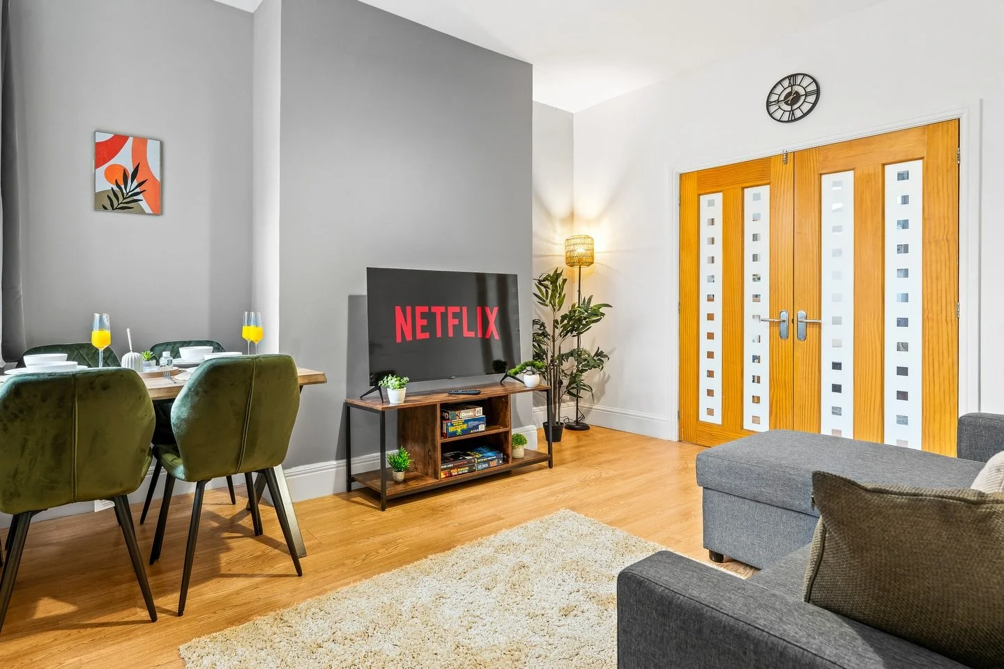 Your listing has seconds to stand out. Make them count. 📸🏡

Professional Airbnb &amp; property photography, video &amp; staging
✔ Nationwide coverage
✔ 48hr delivery
✔ Optimised to maximise clicks &amp; bookings

Start 2026 right &mdash; book in no