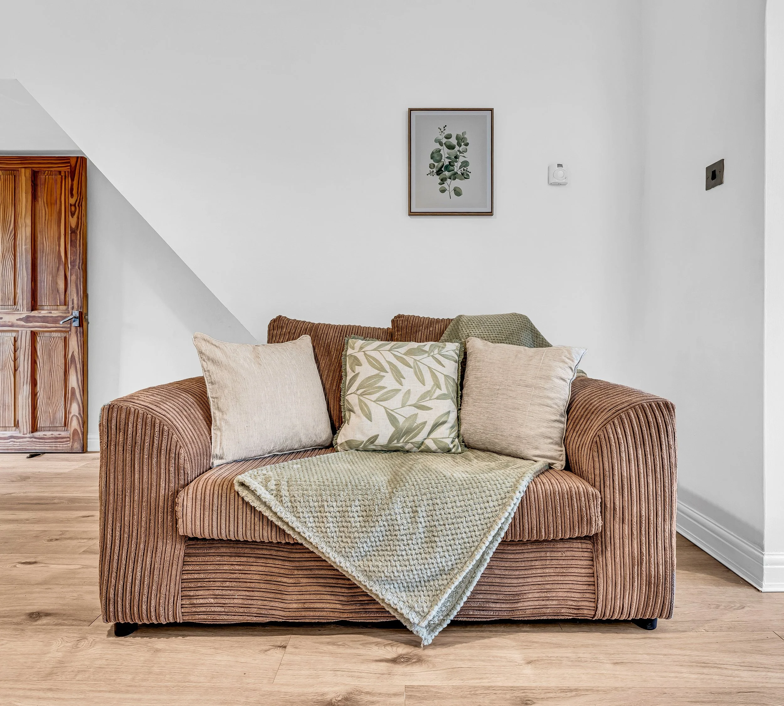 Professional Airbnb Property Photography, video &amp; staging
✔ Nationwide coverage
✔ 48hr delivery or less
✔ Optimised to maximise clicks &amp; bookings
✔️ Multi-property discounts

Book in now 💯
www.snapriseuk.co.uk
Let&rsquo;s elevate your proper