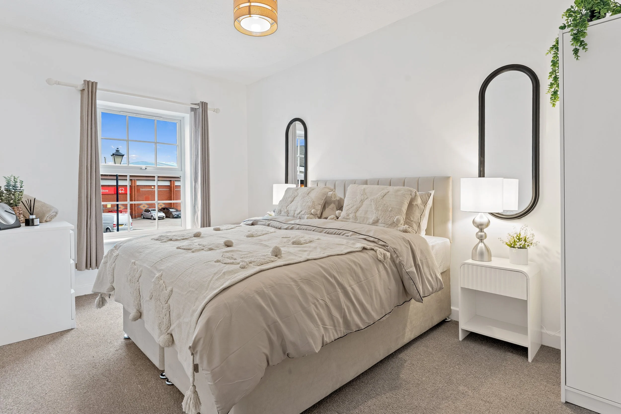 Before &amp; After: How Professional Photography Transformed These Airbnb Listings