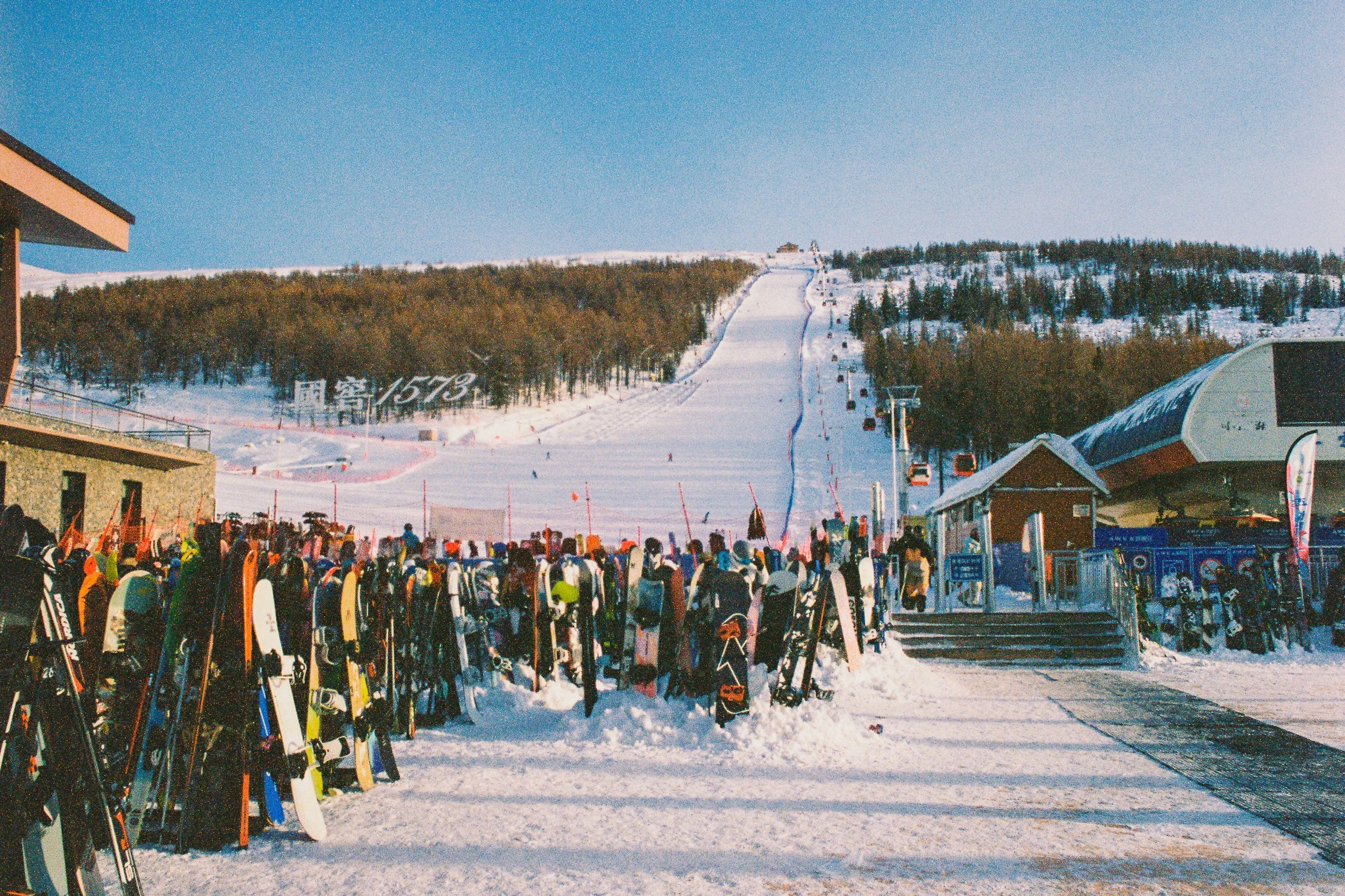 R1-00001-018A_fullres.jpg