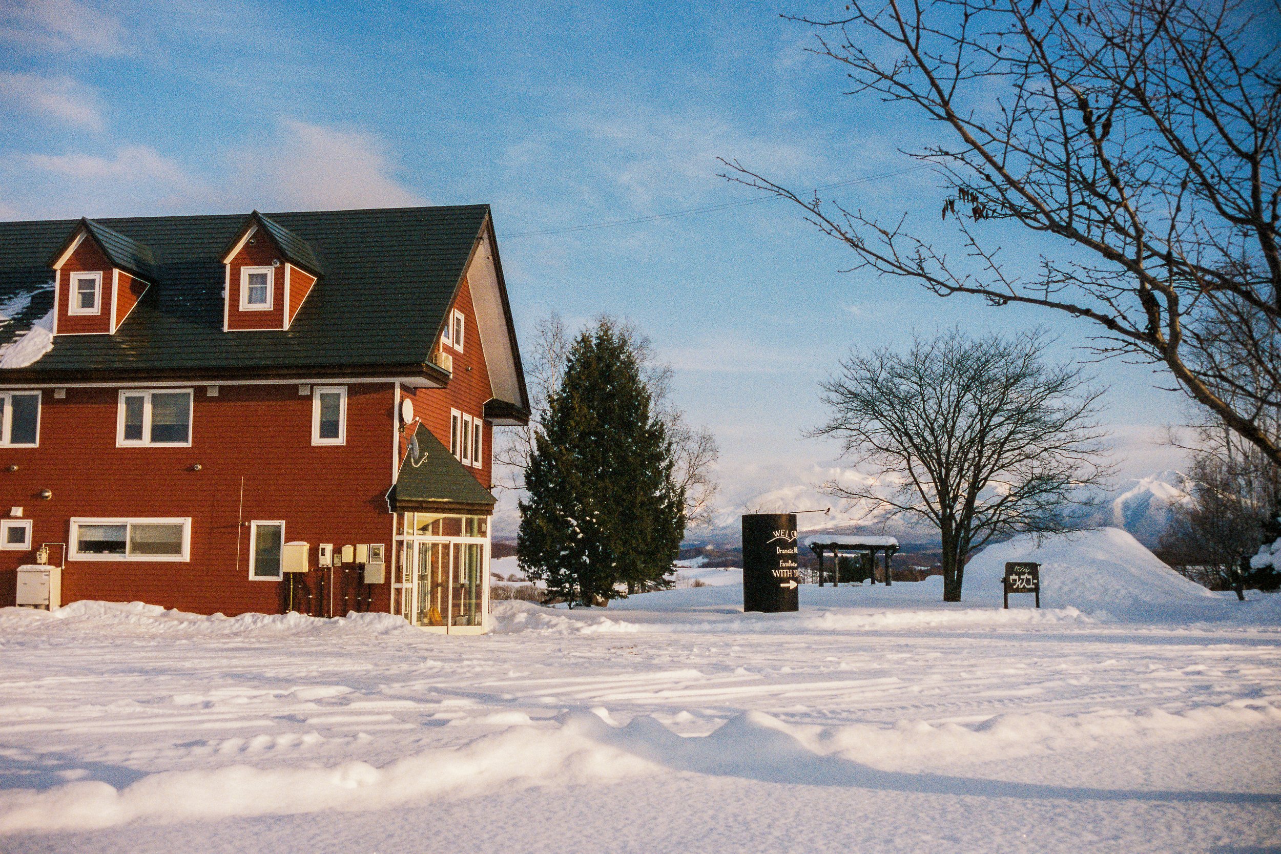 R1-03775-0007_fullres.jpg