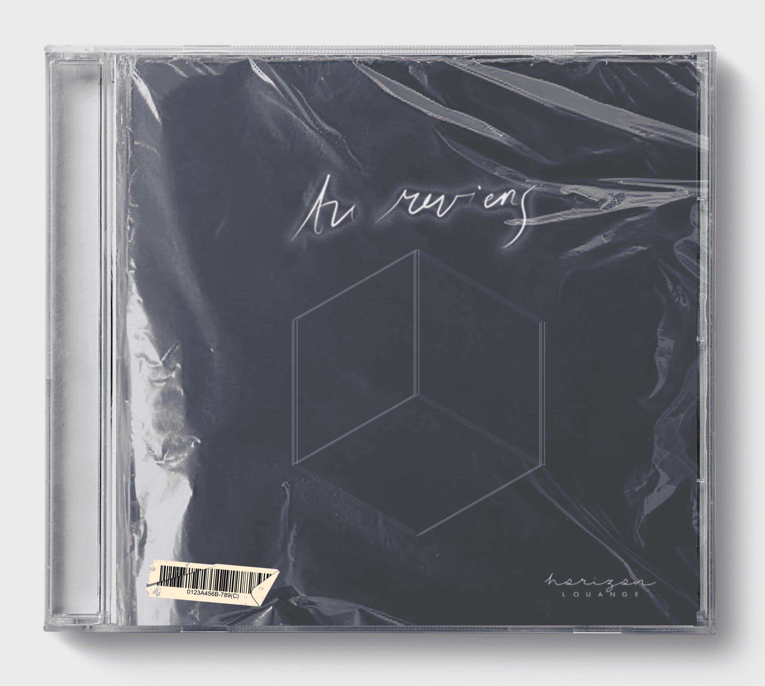 Pochette de l'album CD sous blister. Le design graphique minimaliste, mettant en scène un cube géométrique en filigrane, illustre le travail de direction artistique et de création d'identité visuelle réalisé par notre bureau genevois.