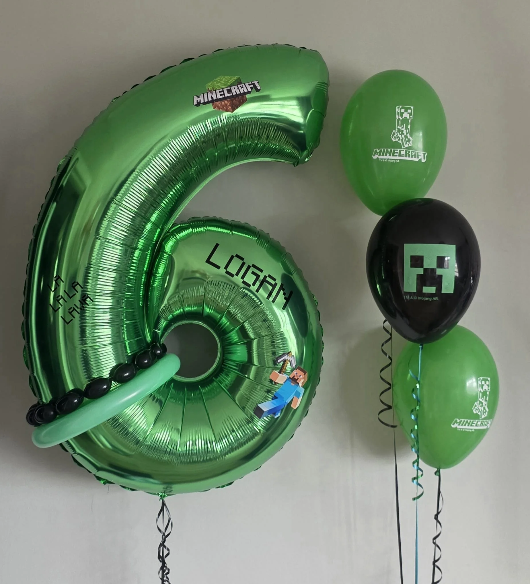 Minecraft themed number 6 balloon display with personalised name, green and black balloon cluster, Stevenage Hertfordshire balloon styling by B’Loonies Ltd