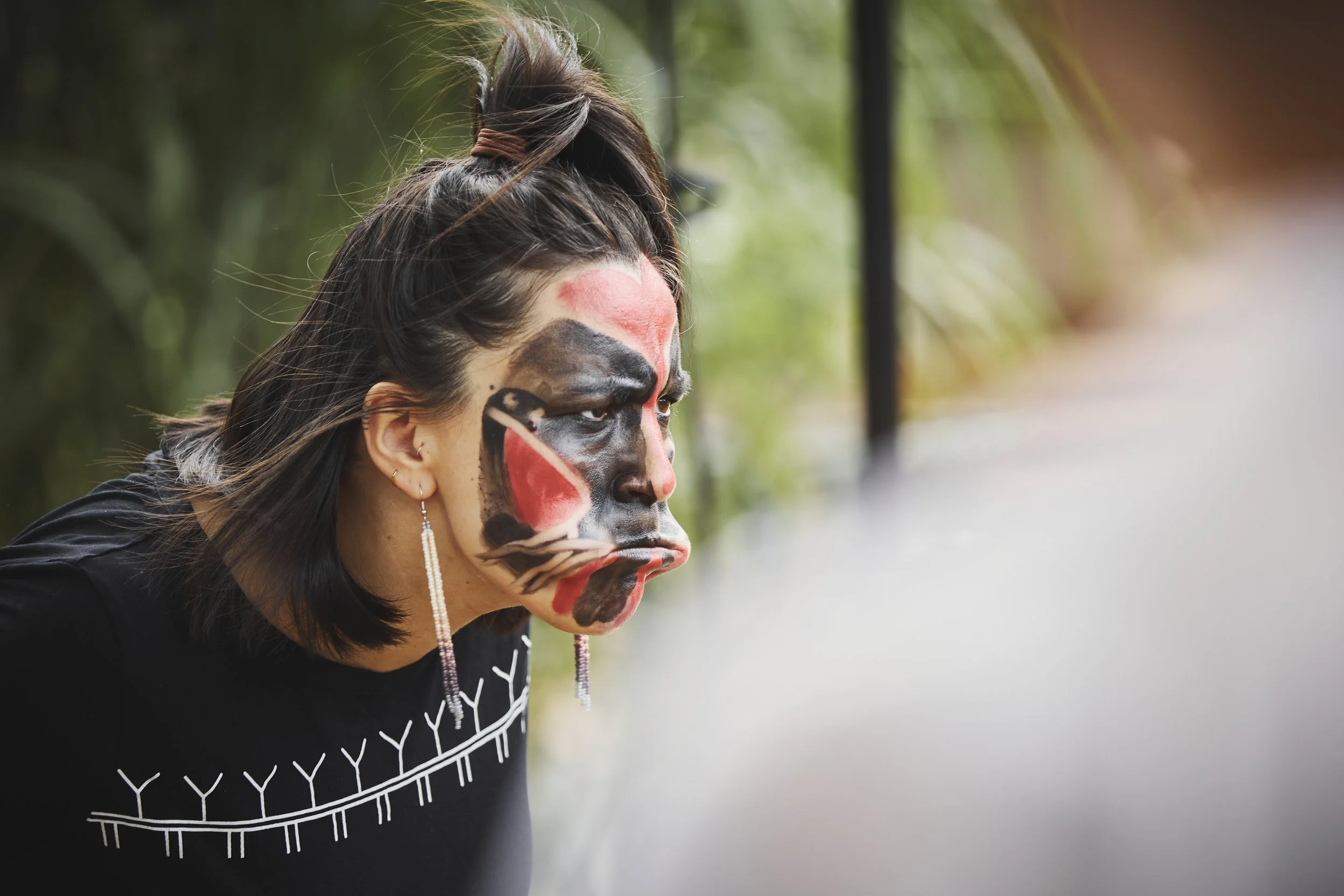 Grønlandsk maskedans, en del af at dele den grønlandske kultur, i Tivoli, København. 
