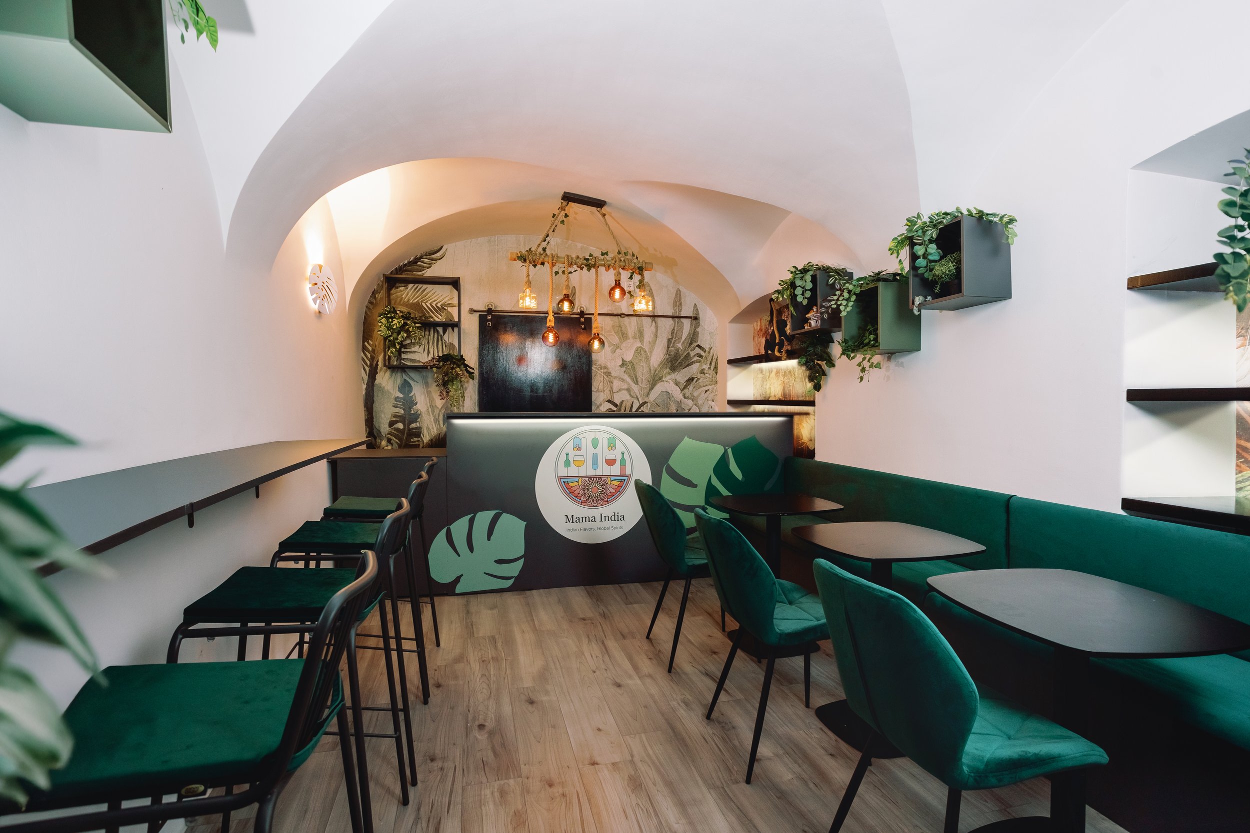 Anja & Blaz photo-1 copia.jpg