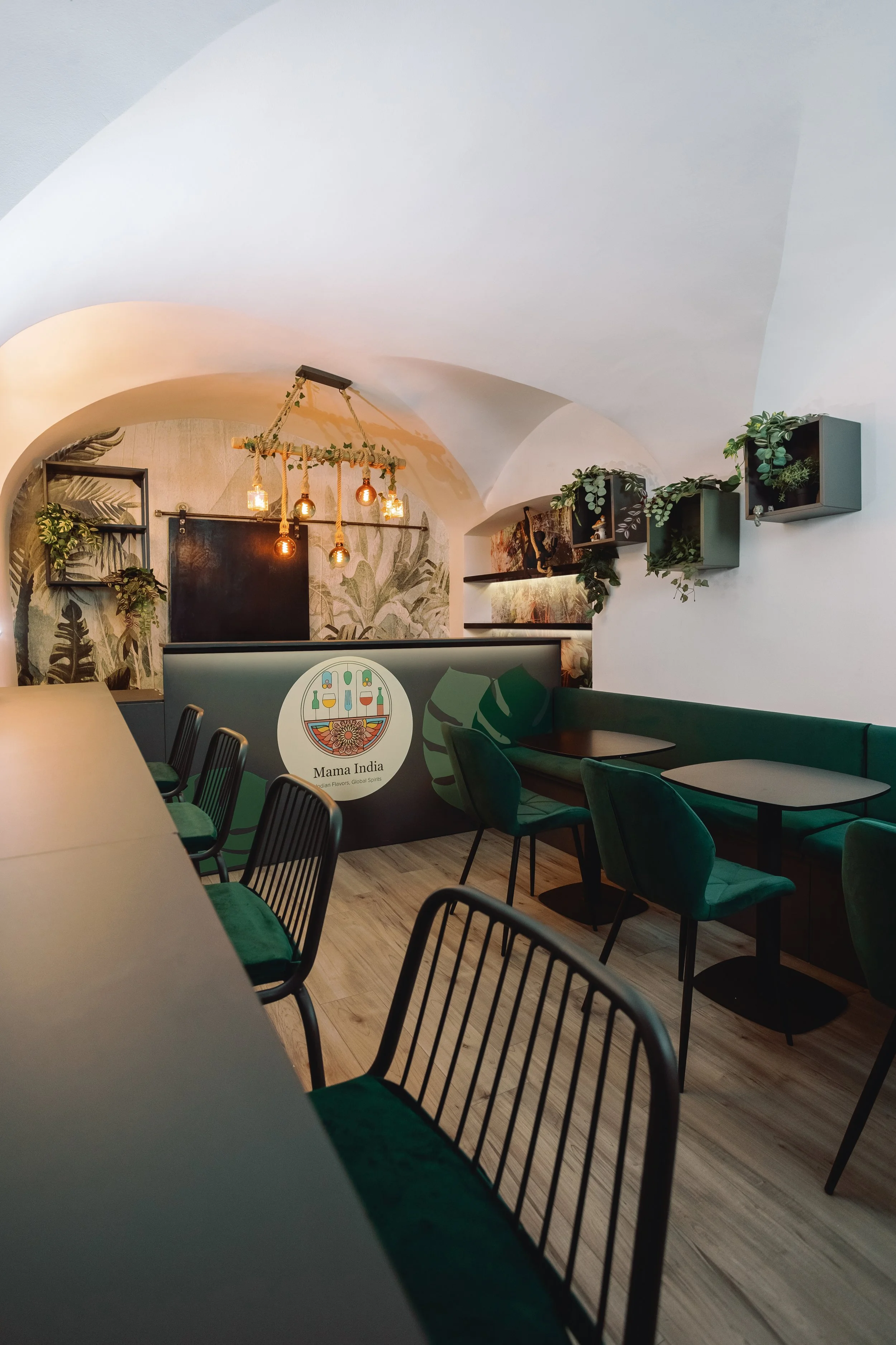 Anja & Blaz photo-1 copia2.jpg