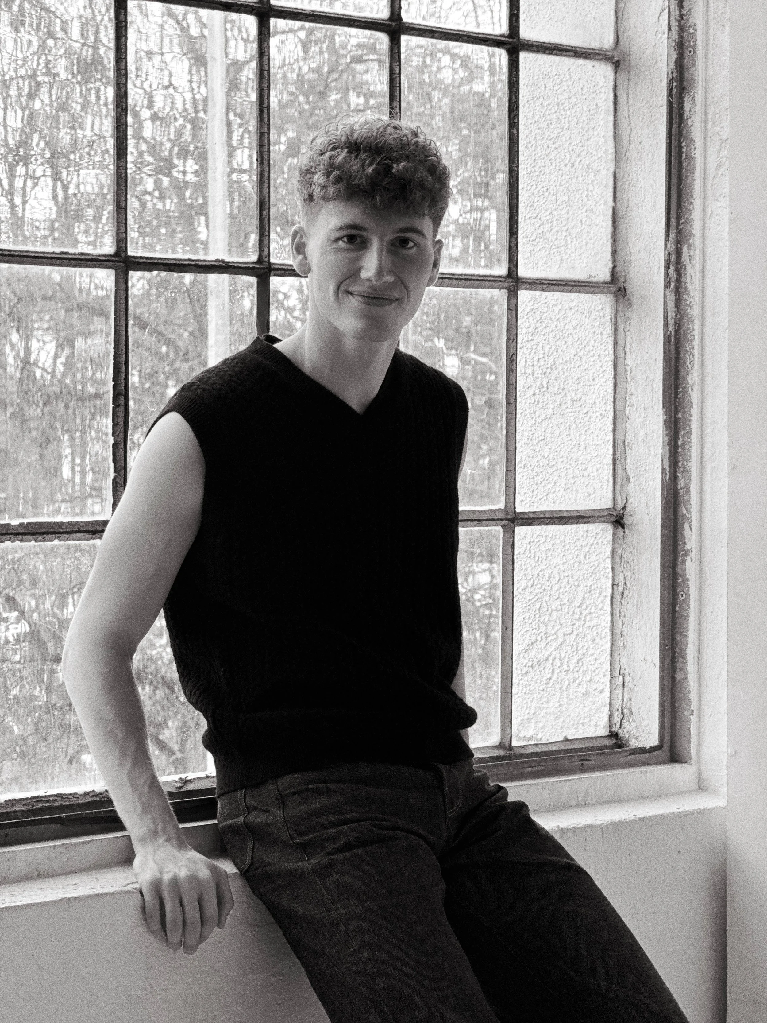 Petr Hora – lektor jógy a meditace v Plzni u okna