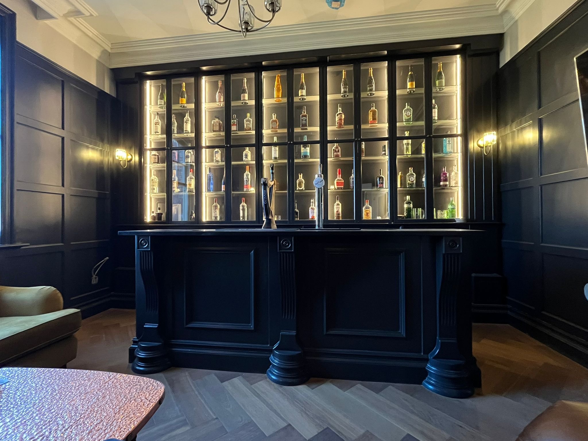 BAR SHOWCASE.jpeg