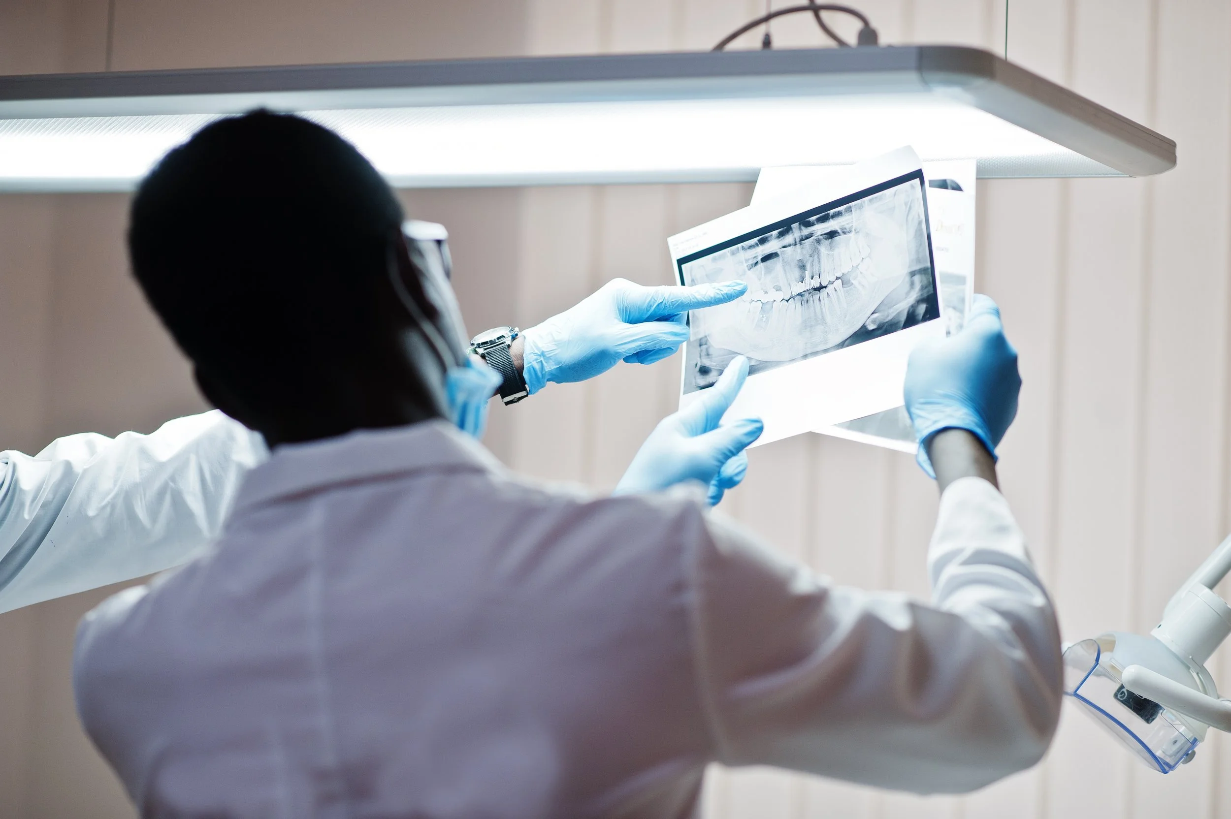 Escáner intraoral vs impresión tradicional: comparativa real en precisión, tiempo y costes
