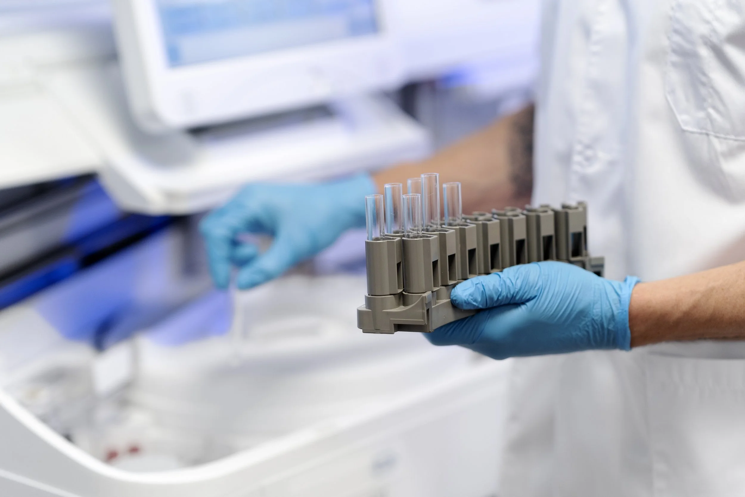 ¿Y si tu laboratorio no te está ayudando… sino frenando?