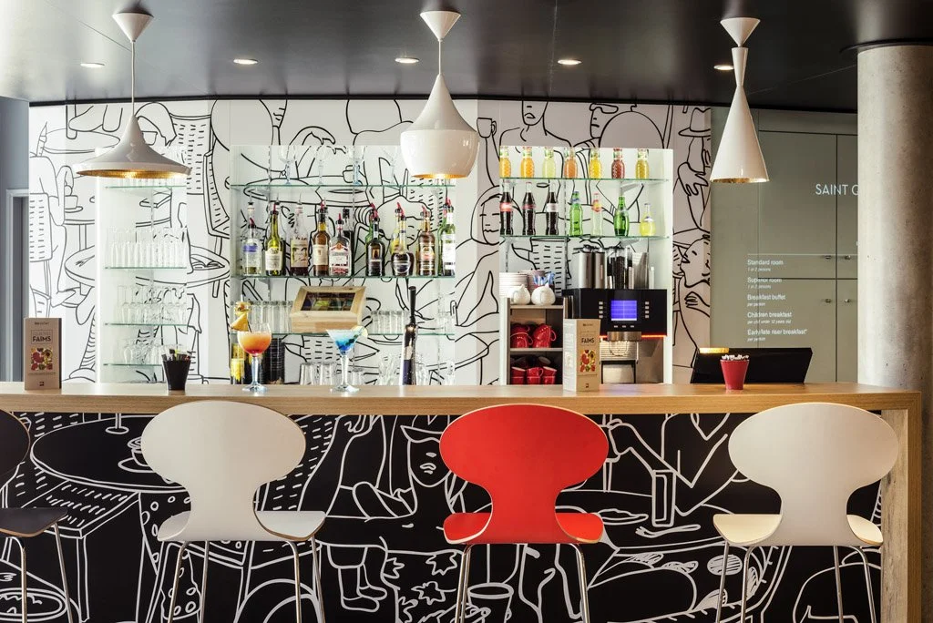 bar 1.jpg