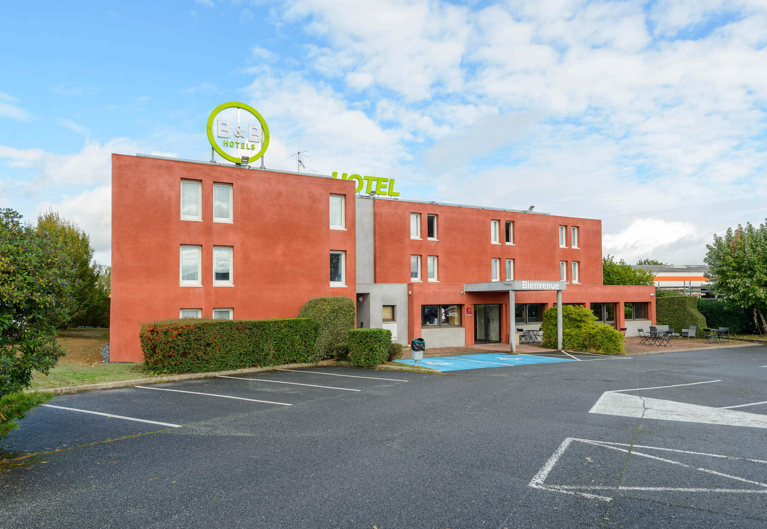 hotel-albi_4645_exterior.df32ba6e-30557.png
