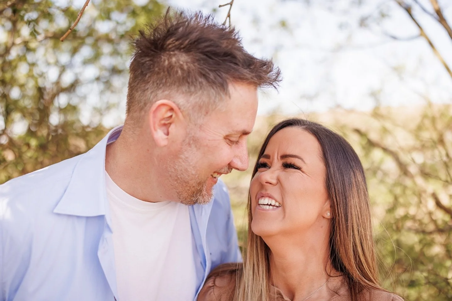 Most couples tell me the same thing &mdash; &ldquo;We&rsquo;re not great in front of the camera.&rdquo;

Good.

Because the best photos aren&rsquo;t about performing.
 They&rsquo;re the moments that unfold naturally.

I won&rsquo;t ask you to fake an