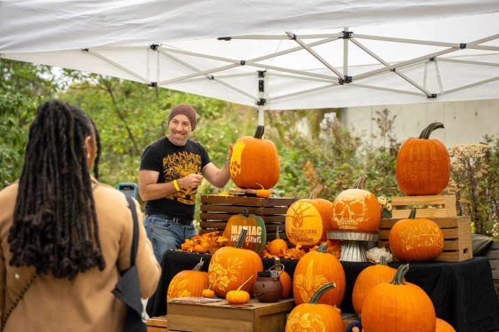 FALLHARWEST FESTIVAL: 
Celebrate the fall season surrounded by some of Brooklyn’s most fabulous foliage. Enjoy live music, hands-on activities for families, and more. Come dressed in your best flannel—or a costume for an afternoon parade!
Brooklyn Bo