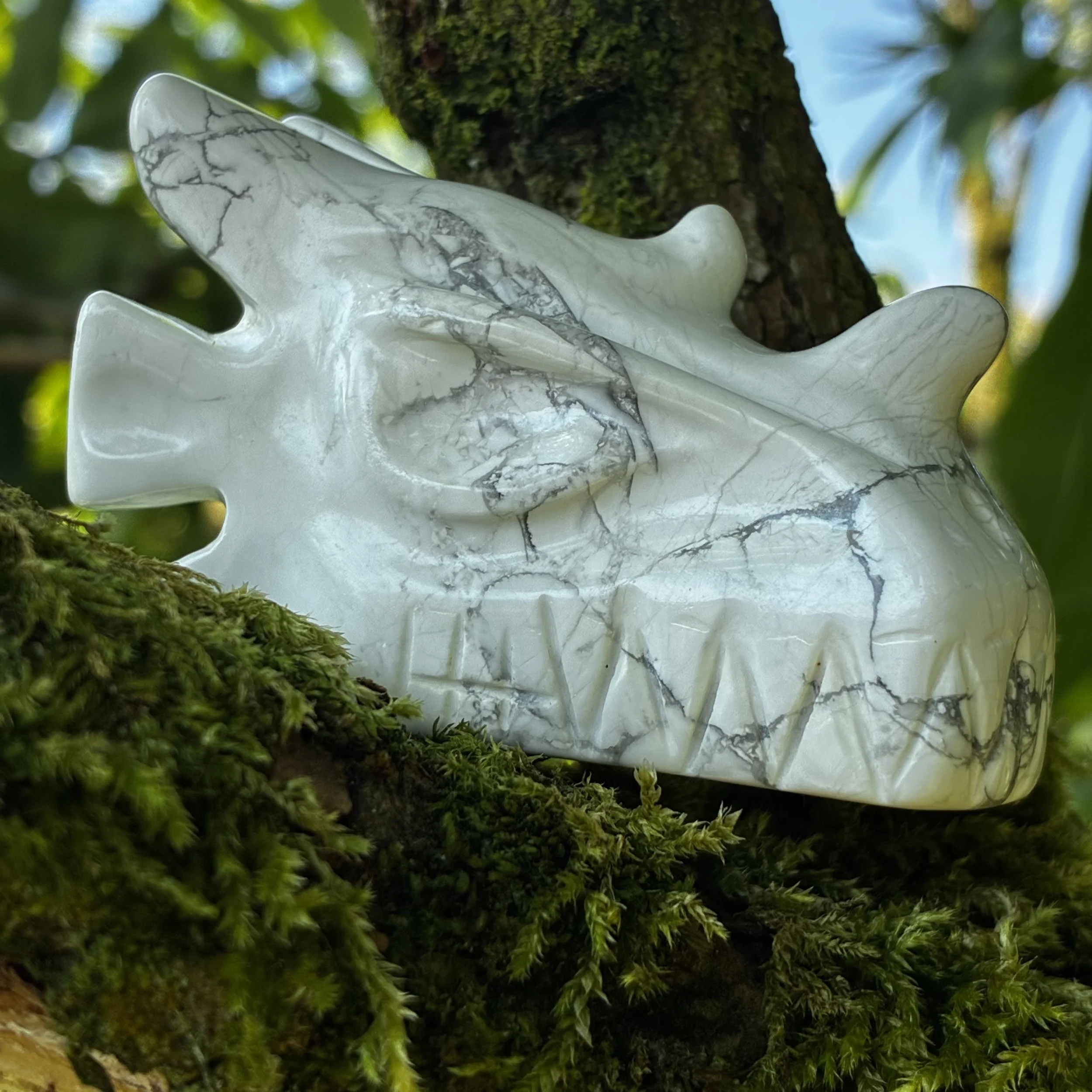 Howlite Dragon Carving – Brazil, 171g