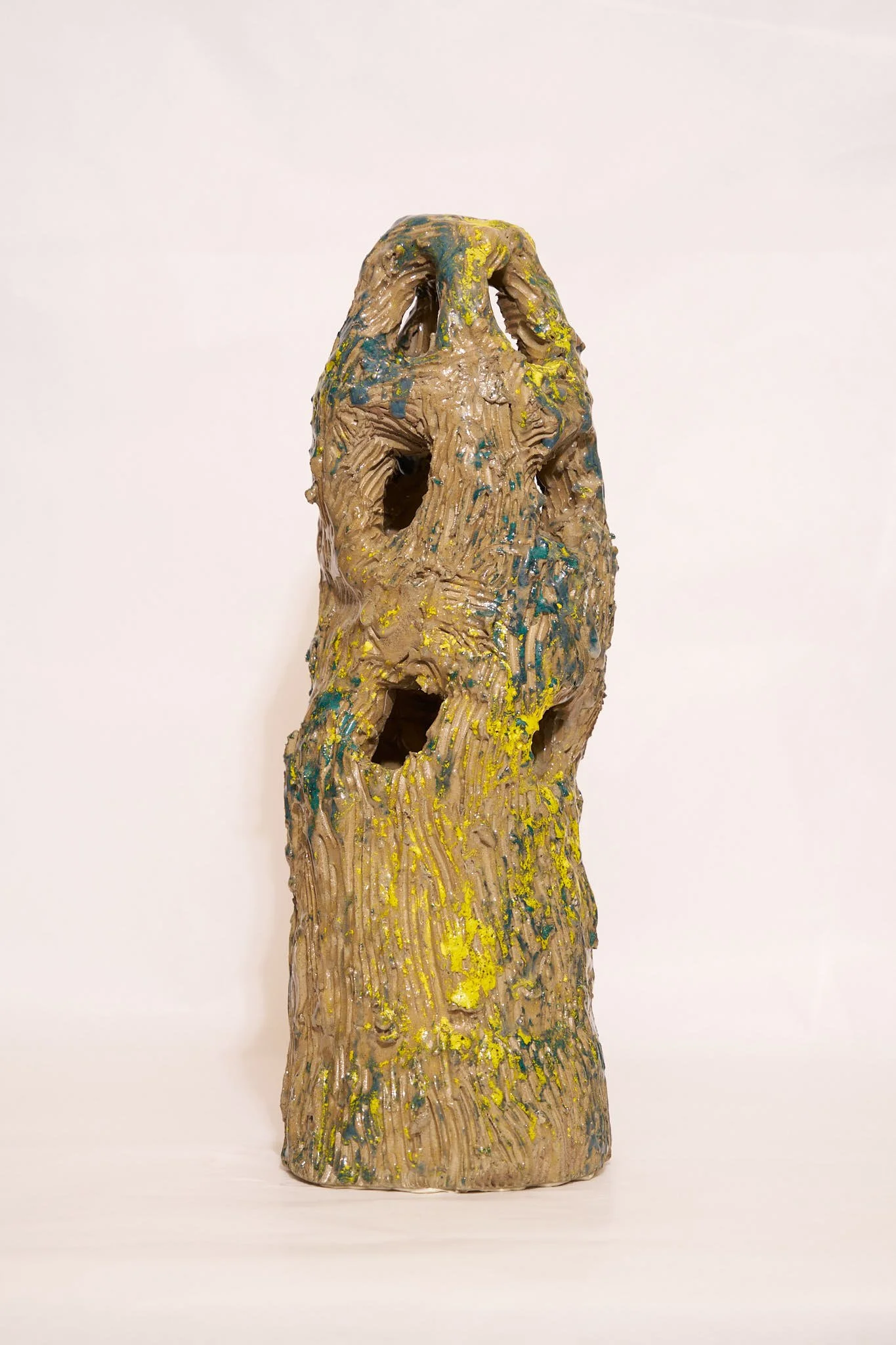 VACANT VASE (LARGE) BY ALI GALLEFOS