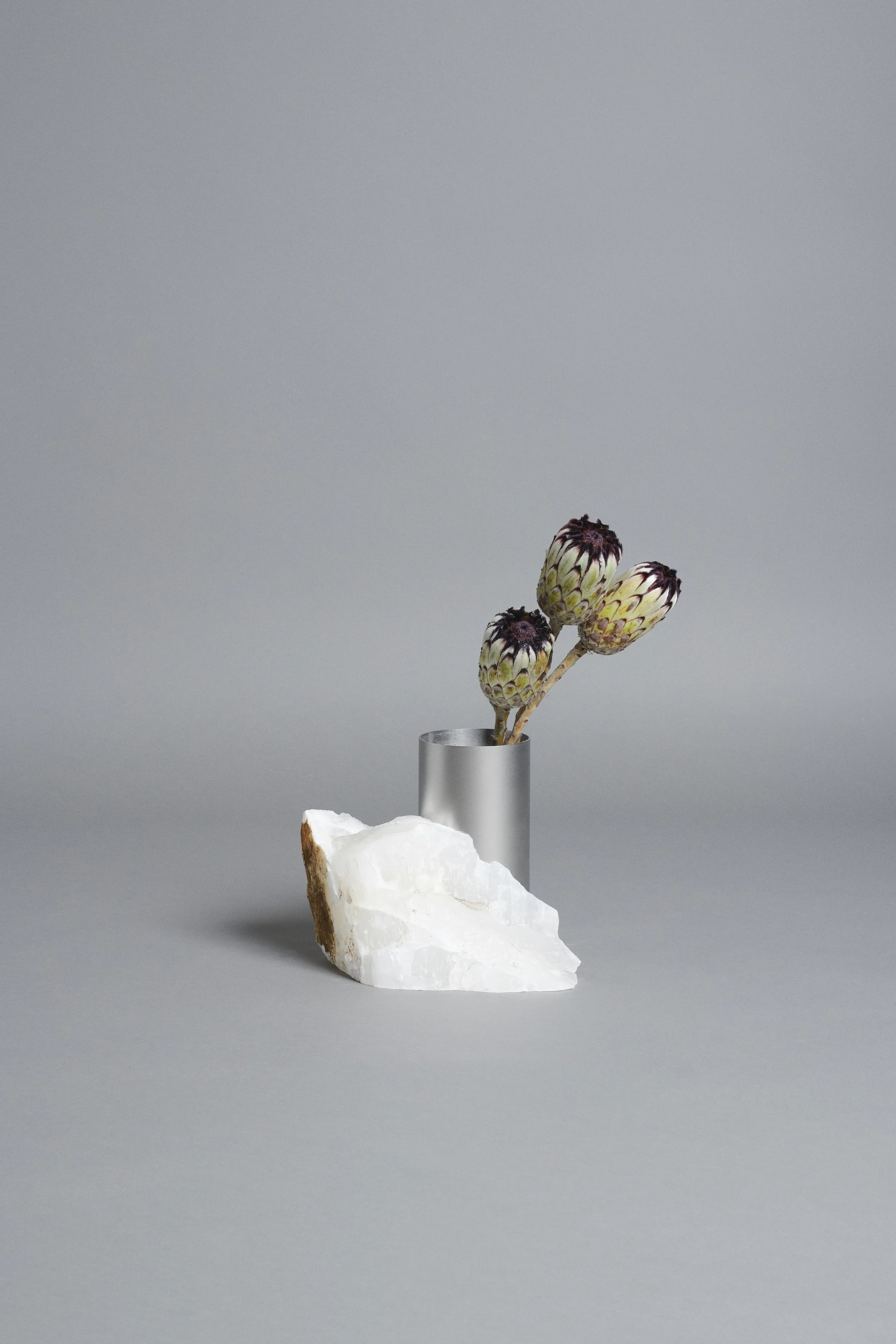 TABLEAU_BLOC_STUDIOS White Onyx_flowers.jpg