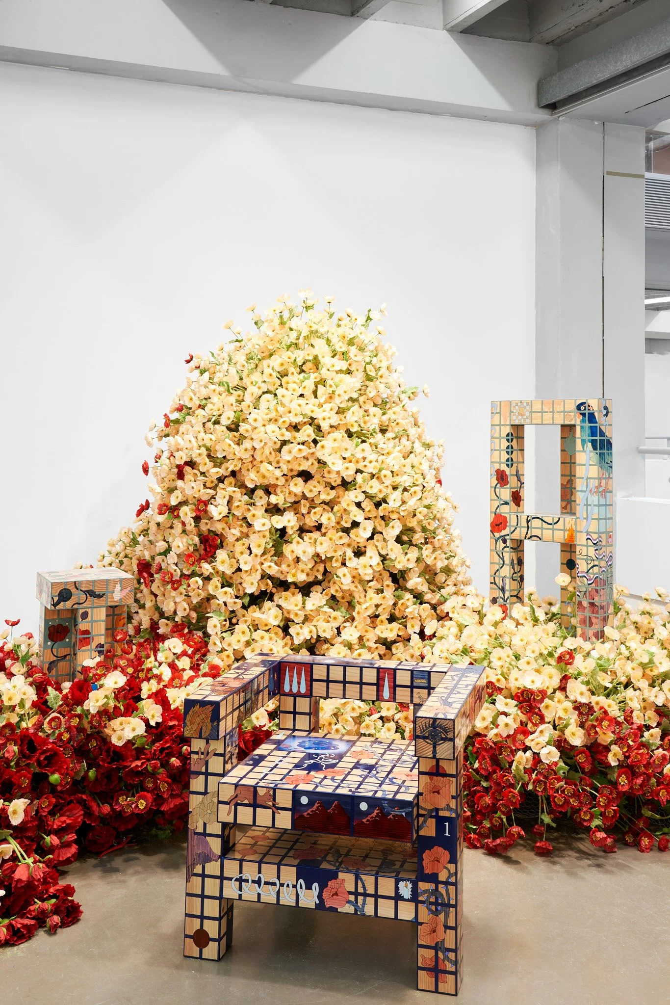 22_GRAYSC_19may_tableau_Web 3.jpg