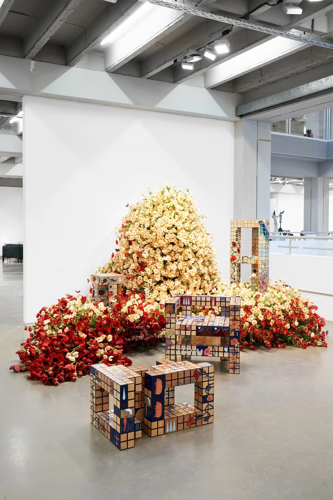 22_GRAYSC_19may_tableau_Web 4.jpg