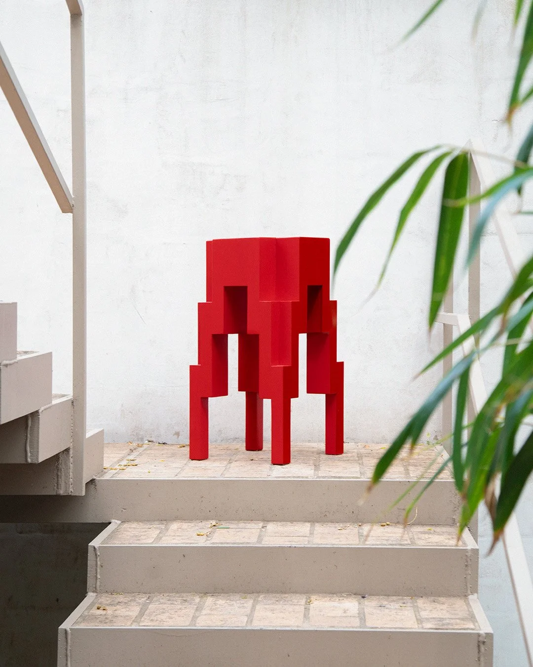 BASALT STOOL red 01_KUTARQ.jpg