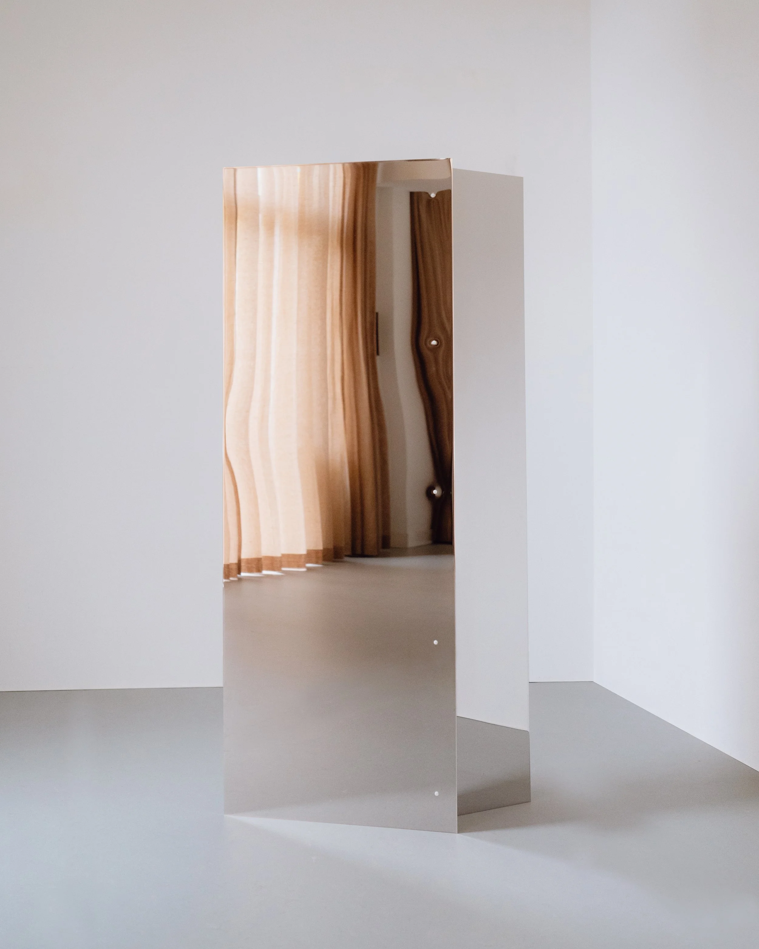 POSE MIRROR LARGE BY FOREVER STUDIO