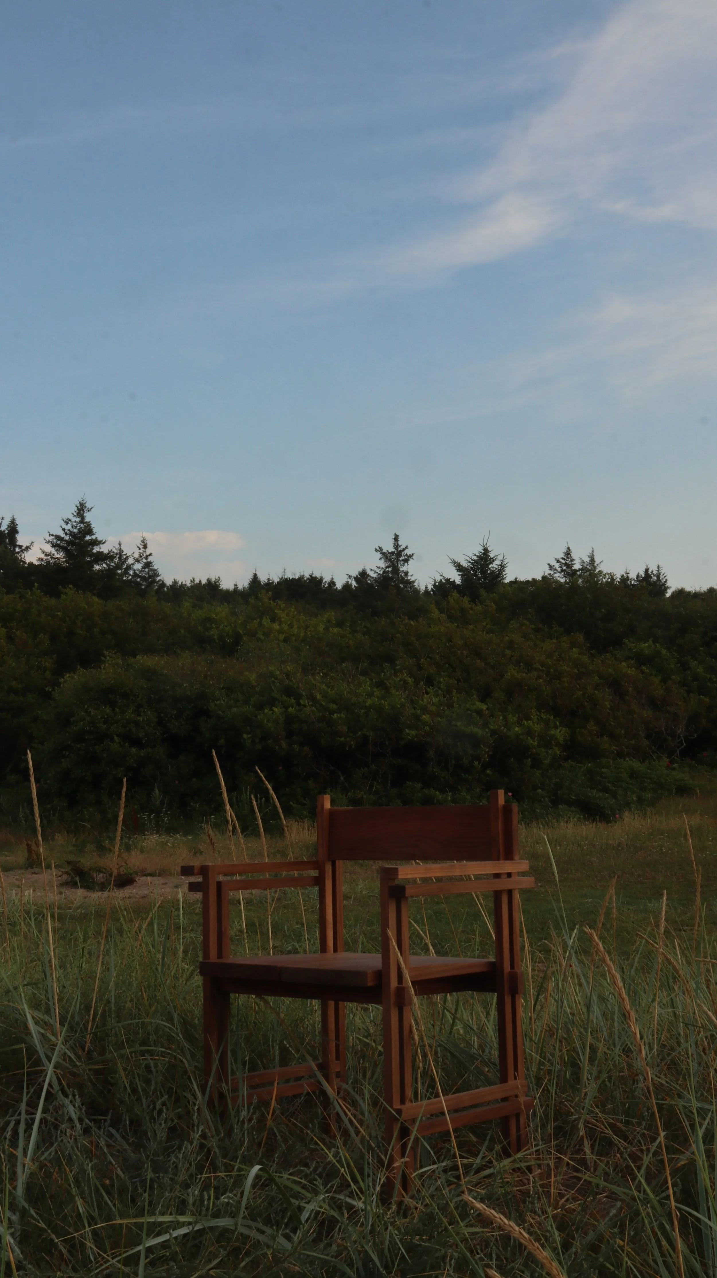 STACK CHAIR WITH ARMRESTS BY FILIPPO ANDRIGHETTO