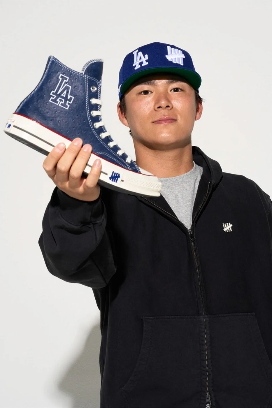 https---hypebeast.com-image-2026-04-22-major-league-baseball-mlb-Undefeated-Converse-Chuck-70-los-angeles-la-Dodgers-A19846C-Release-Info-1.jpg