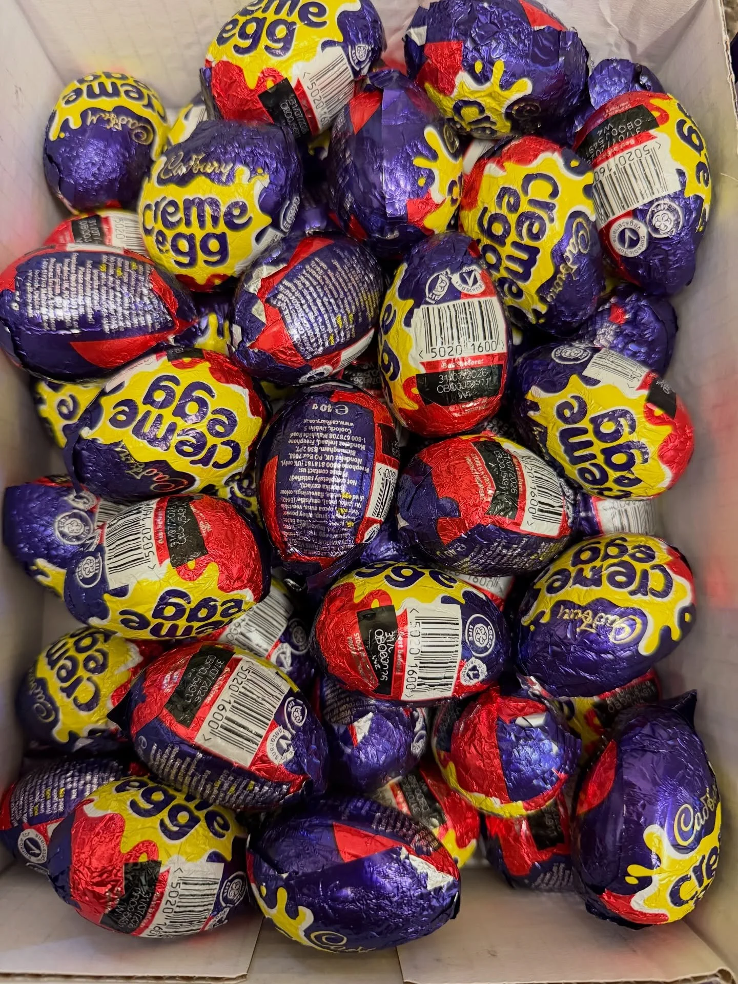 Introducing the CR&Egrave;ME EGG BROWNIE. If you know me this one hurts as the skill involved is so challenging. 

#cremeeggbrownies #roastedstrathaven #skillz