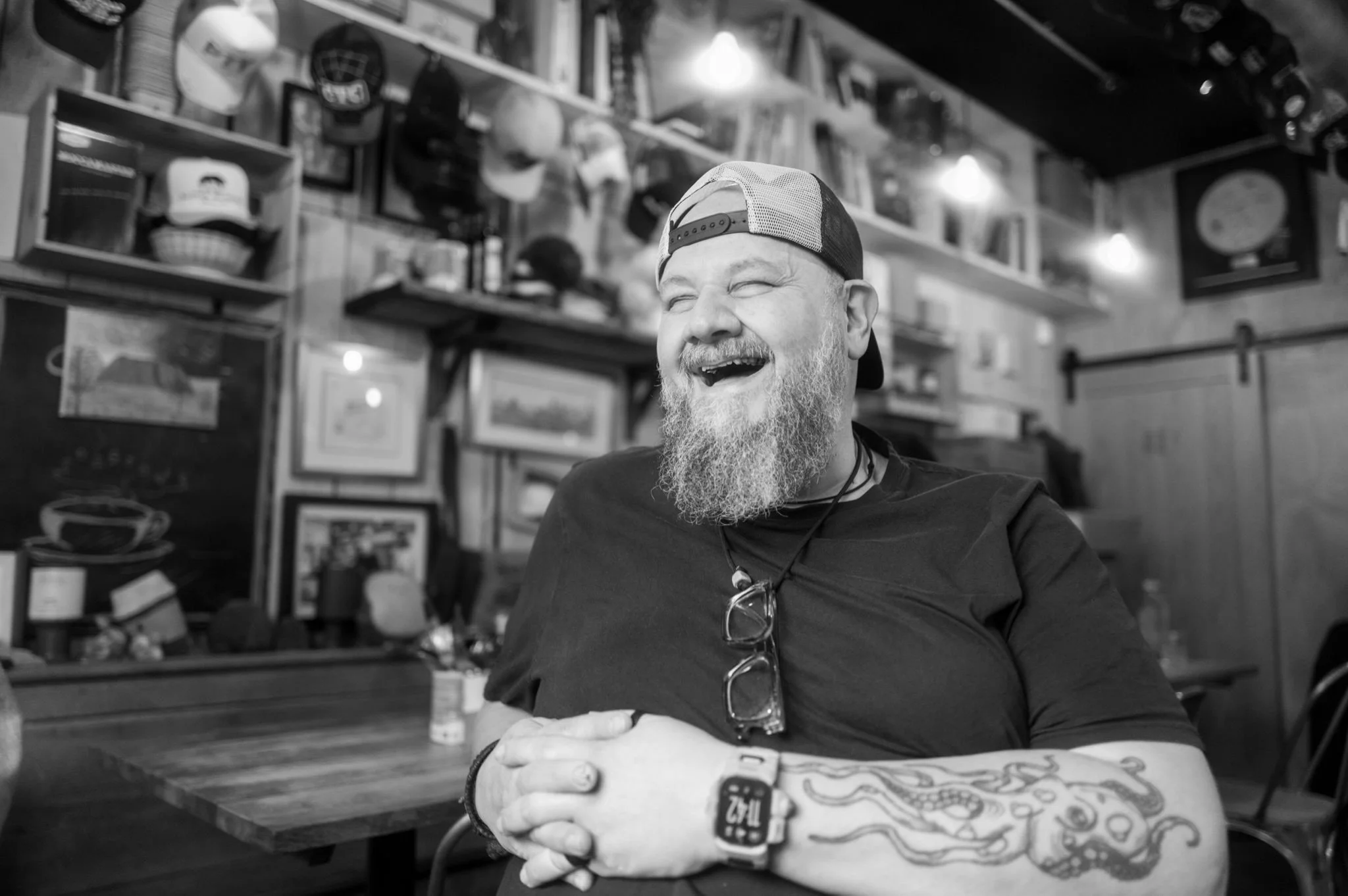 When your two pals are in taking cameras and you stop them from geeking out! 

Thanks to @craig_stellar for the photo shot on @leica_camera 

#leica #craigstellar #alby #roastedstrathaven