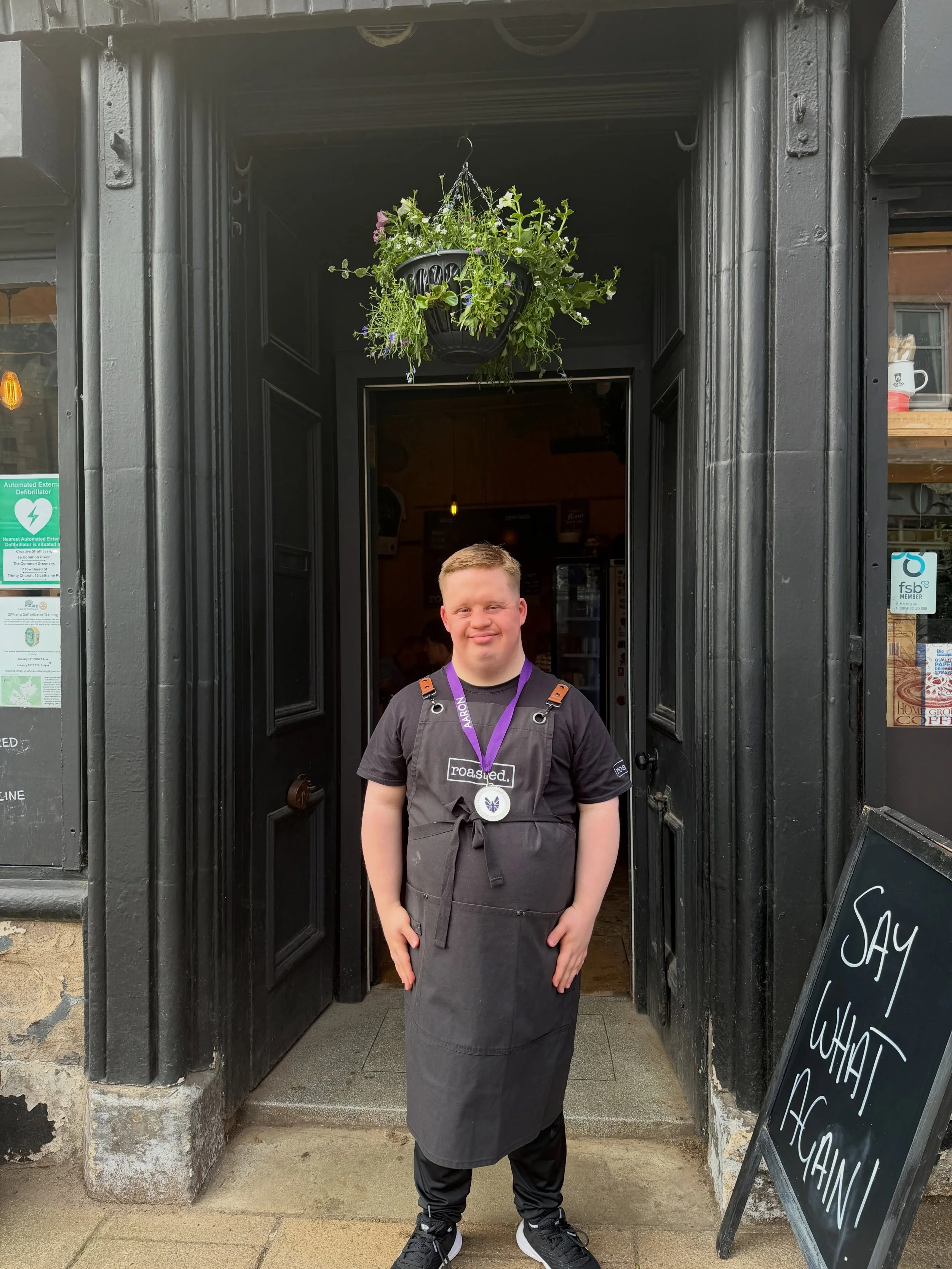 Roasted is blessed to have its very own shining star. Aaron was awarded the People&rsquo;s Choice award at the Pride of a Britain Ceremony the other day. 

#absolutelegend #prideofbritan #upsanddowns #roastedstrathaven