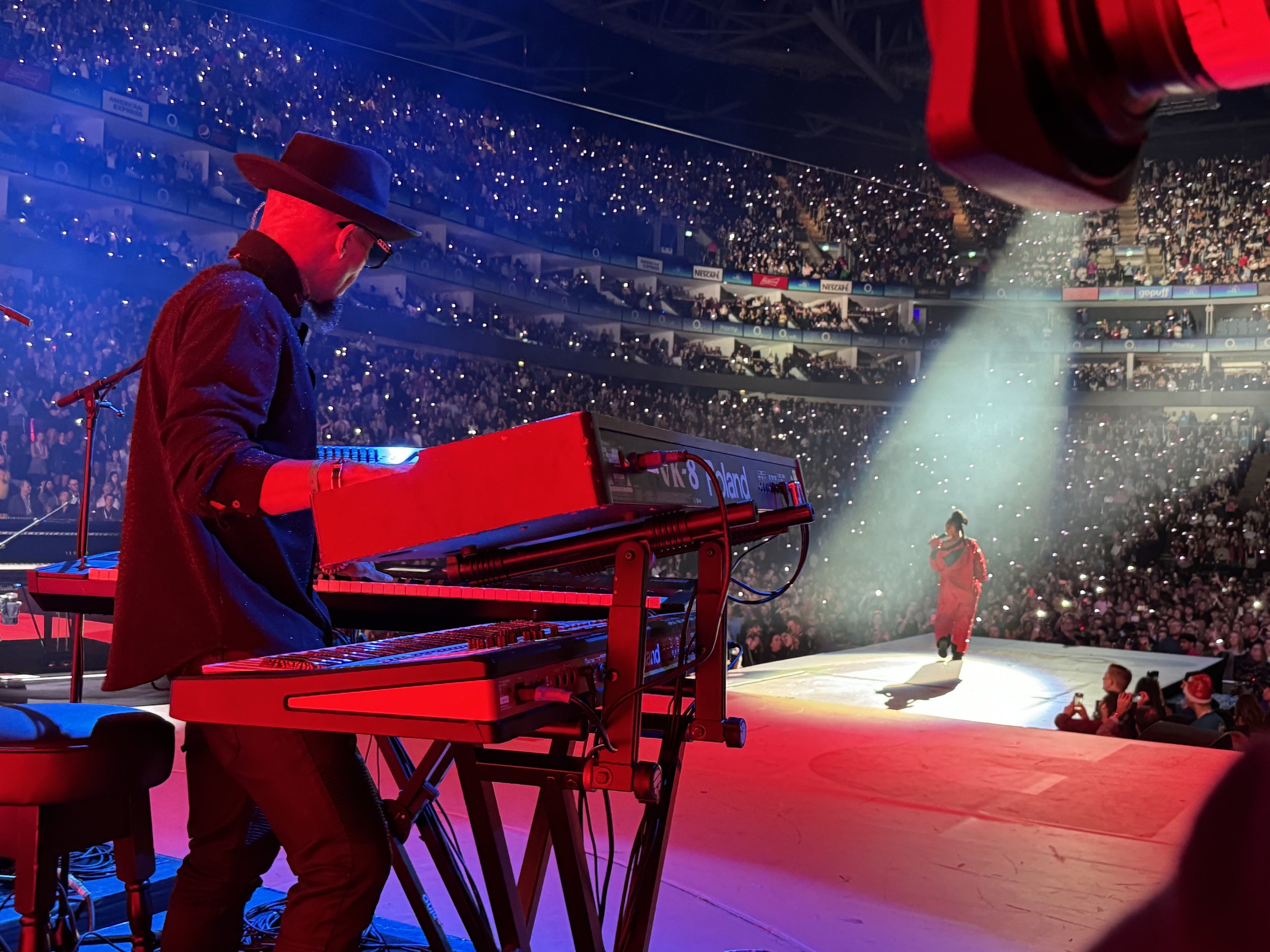 Rob Lewis performing keyboards with Alicia Keys at the O2 Arena in London, 2023
